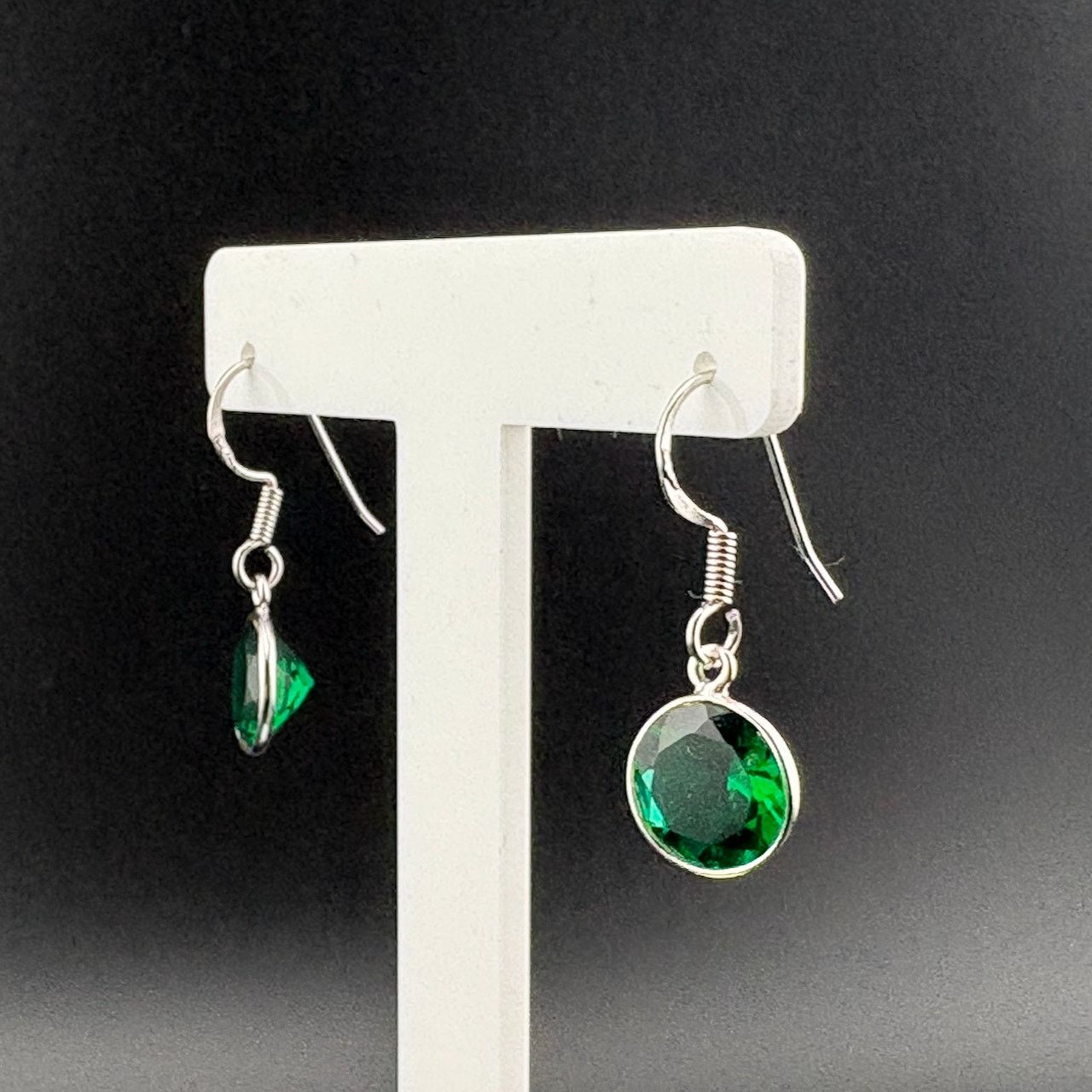 Other 925 Sterling Silver Emerald Green Glass Crystal Earrings Size ONE SIZE - 4 Thumbnail