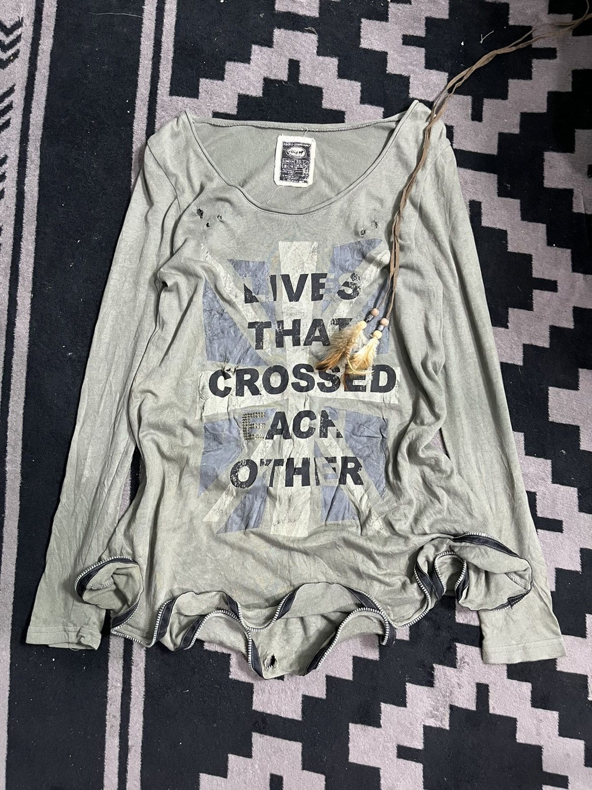 Le Grande Bleu (L.G.B.) Vintage tkmixpice distressed zipper flare longsleeve tshirt Size US M / EU 48-50 / 2 - 1 Thumbnail