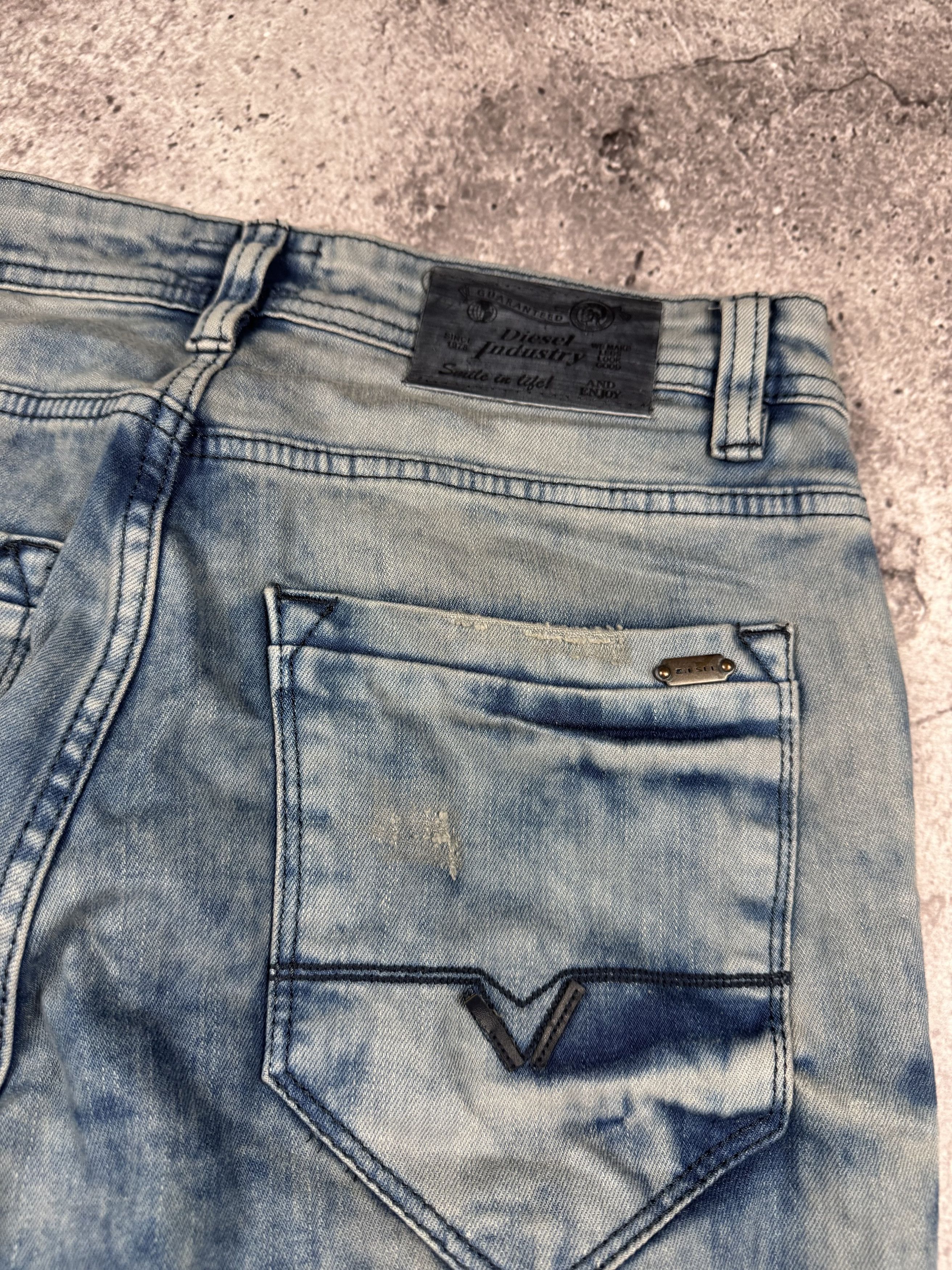 Diesel 🔥RARE🔥Vintage Diesel Distressed Jeans Size US 32 / EU 48 - 8 Thumbnail