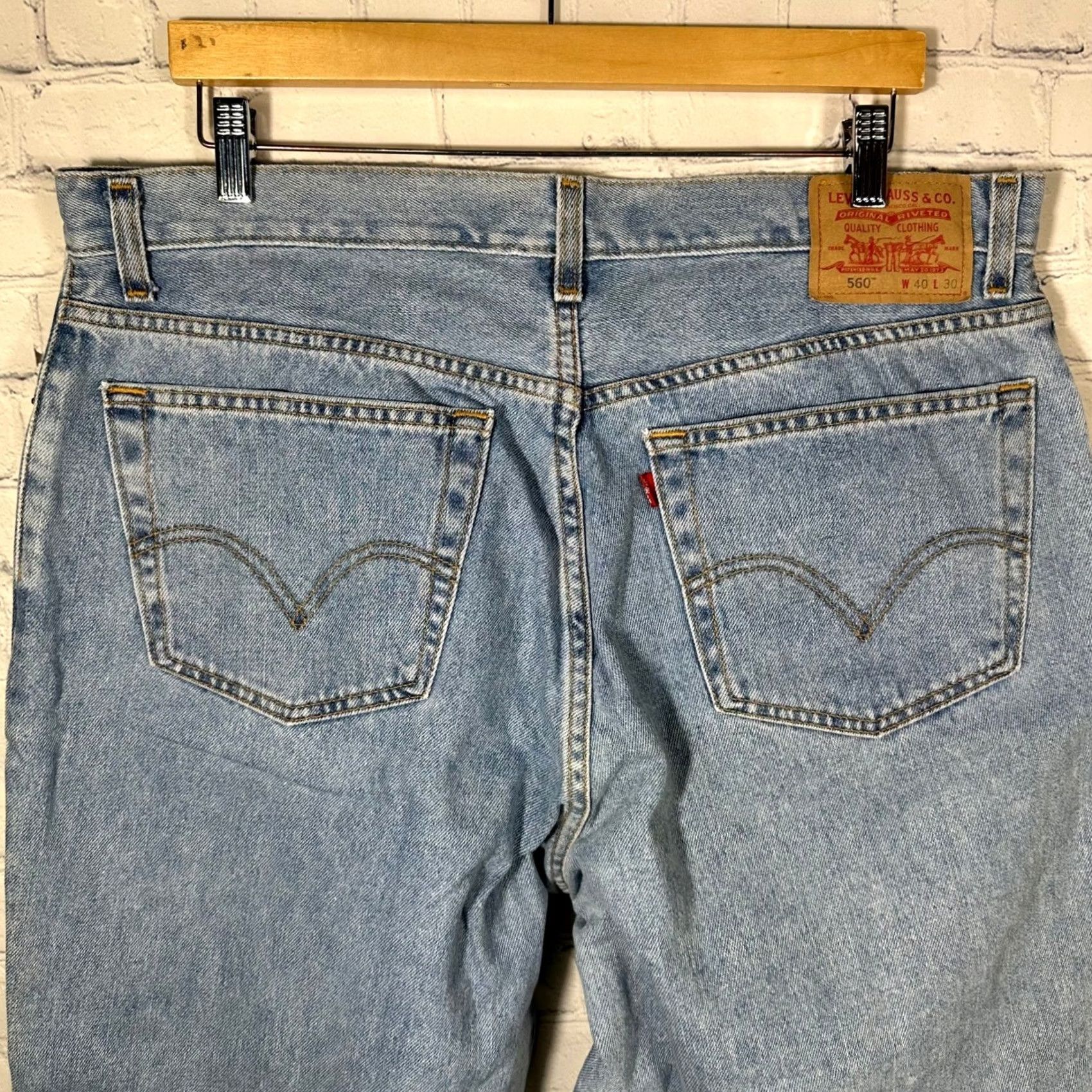 Levi's Levi's 560 Jeans Mens 40x30 Light Wash Tapered Leg 5-Pocket Denim Blue Comfort Fit Regular Inseam 28 Jeans Size US 40 / EU 56 - 6 Thumbnail