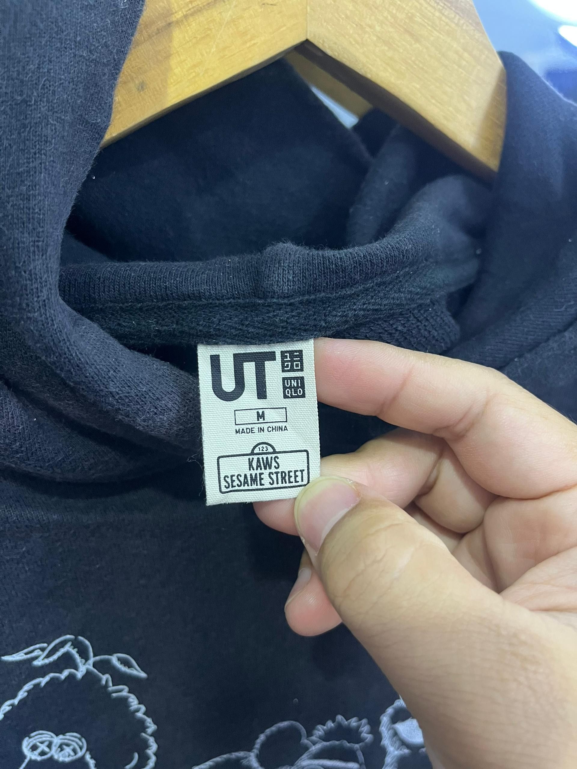 Kaws × Uniqlo Uniqlo UT Sesame Street x KAWS Hoodie Black Size US S / EU 44-46 / 1 - 7 Thumbnail