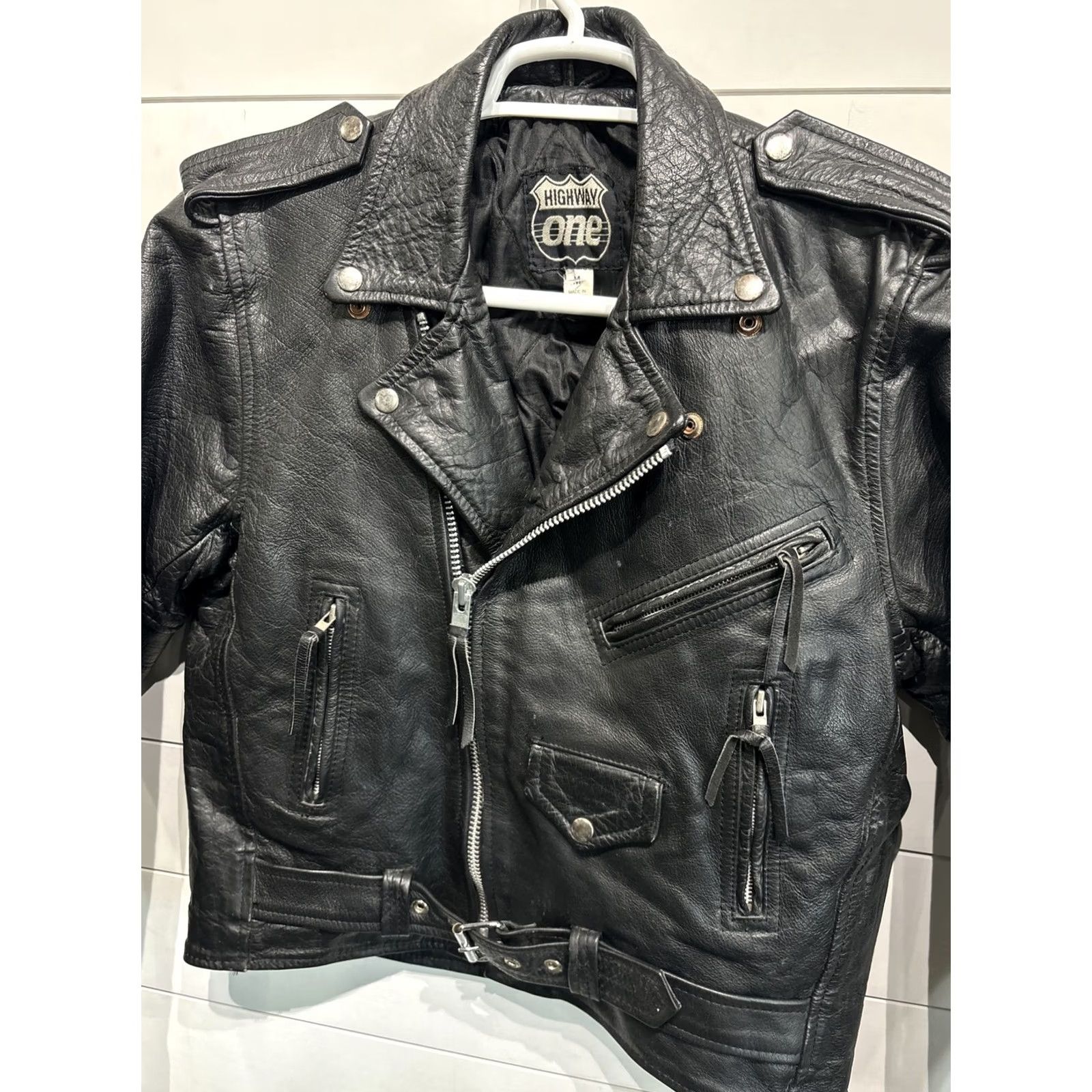 Vintage VINTAGE Hwy One Leather Motorcycle Jacket Coat Mens Size Medium Full Zip Black Leather Jacket Coat Casual, Workwear, Travel Mens Vintage 90s Size US M / EU 48-50 / 2 - 2 Thumbnail