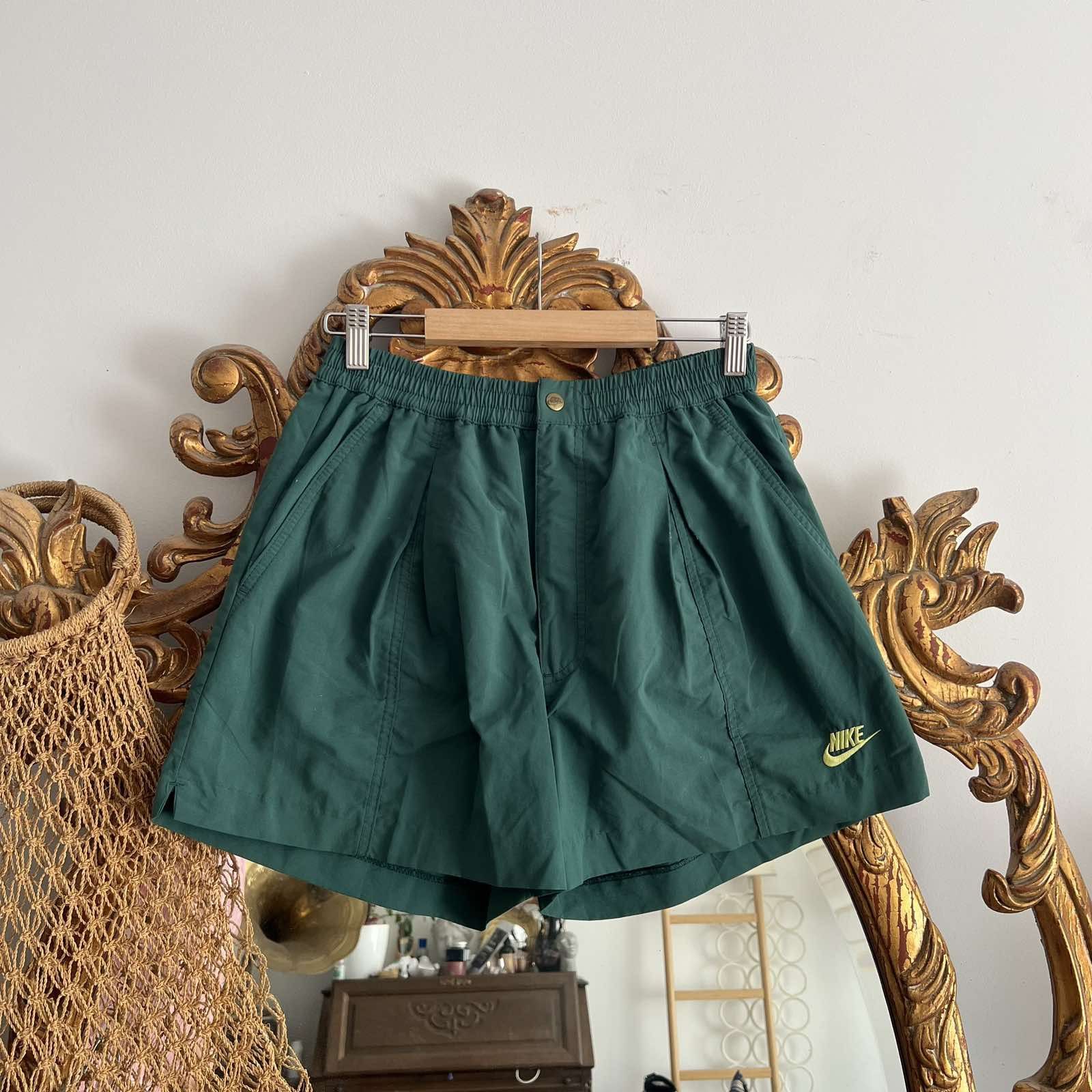 Nike Vintage 90s Nike Embroidered Swoosh Shorts Green Sz M Size US 34 / EU 50 - 1 Thumbnail
