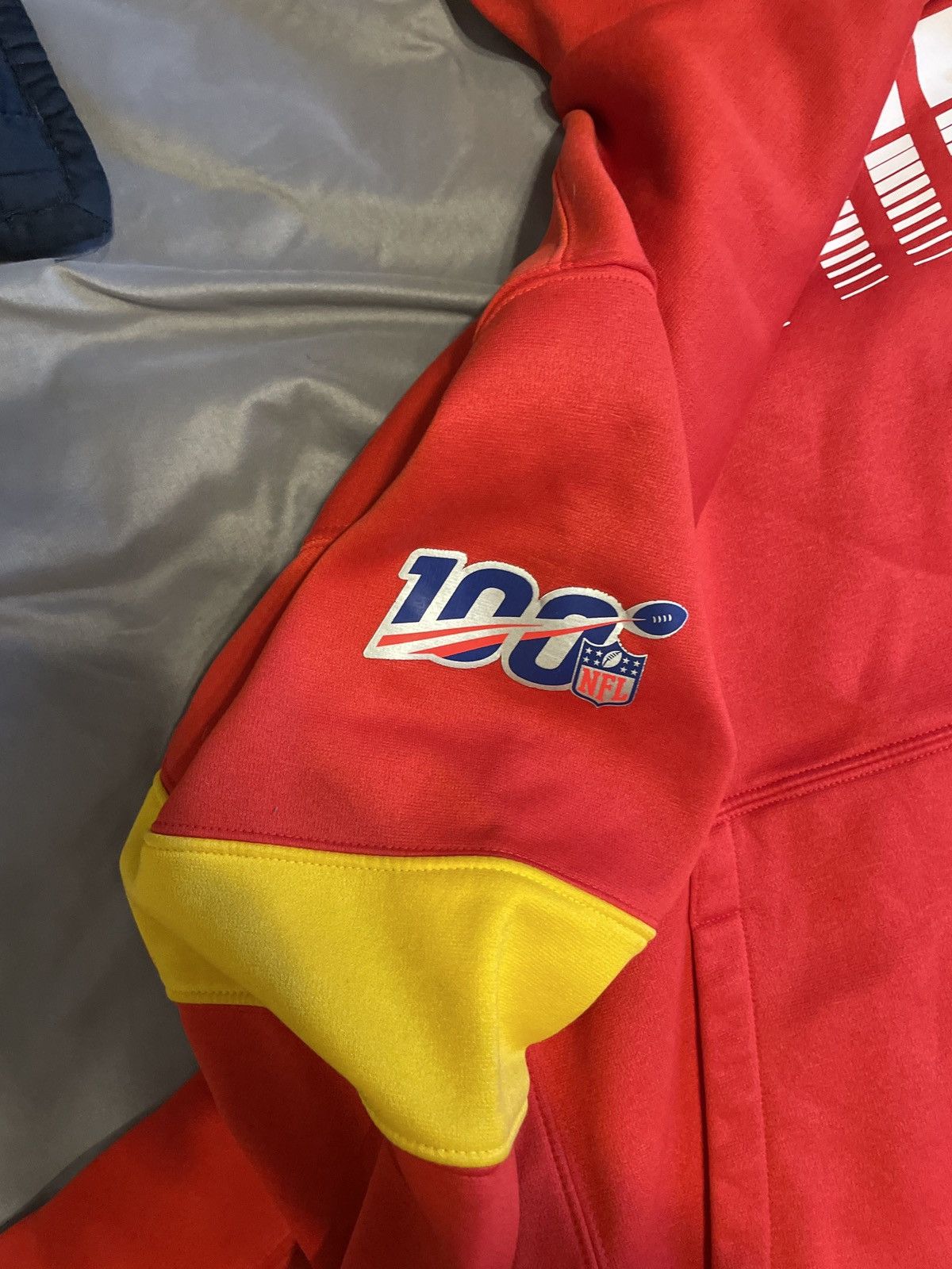 Nike 2019 Kansas City Chiefs Nike On-Field Apparel Hoodie Size US XL / EU 56 / 4 - 3 Thumbnail