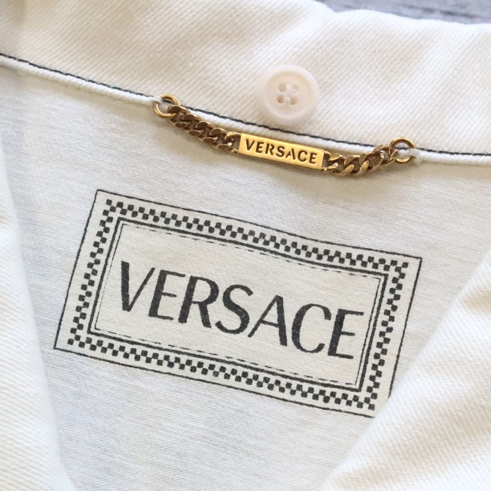 Versace VINTAGE Versace Denim Trucker Jacket Size 46 Size US S / EU 44-46 / 1 - 6 Thumbnail