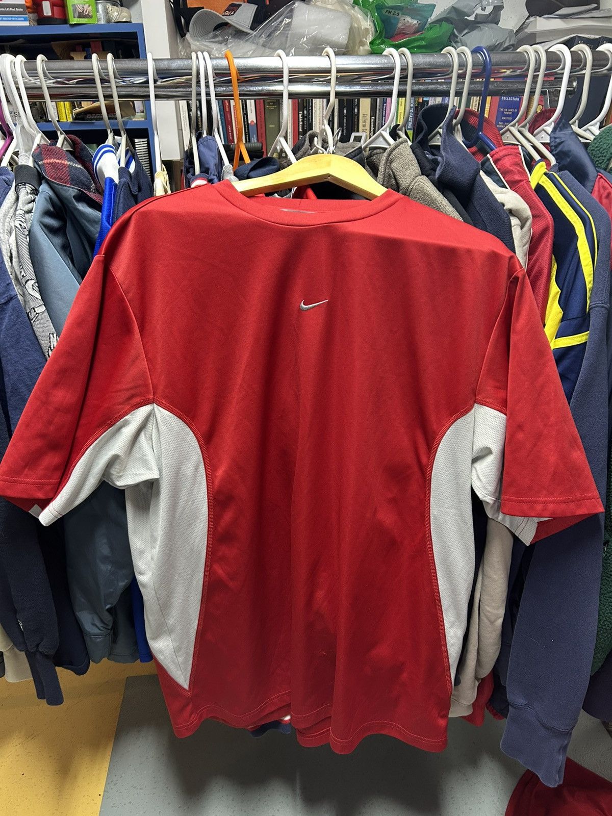 Nike × Vintage Vintage Nike Middle Swoosh Tee Size US XL / EU 56 / 4 - 1 Thumbnail