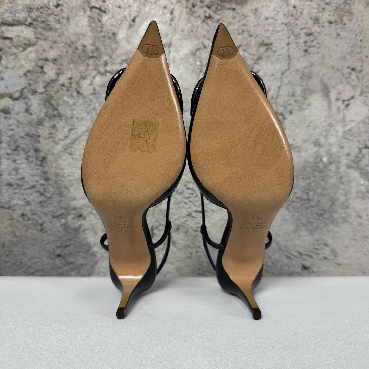 Valentino Valentino Vlogo Black High Heels 36 Size US 5.5 / IT 35.5 - 8 Thumbnail