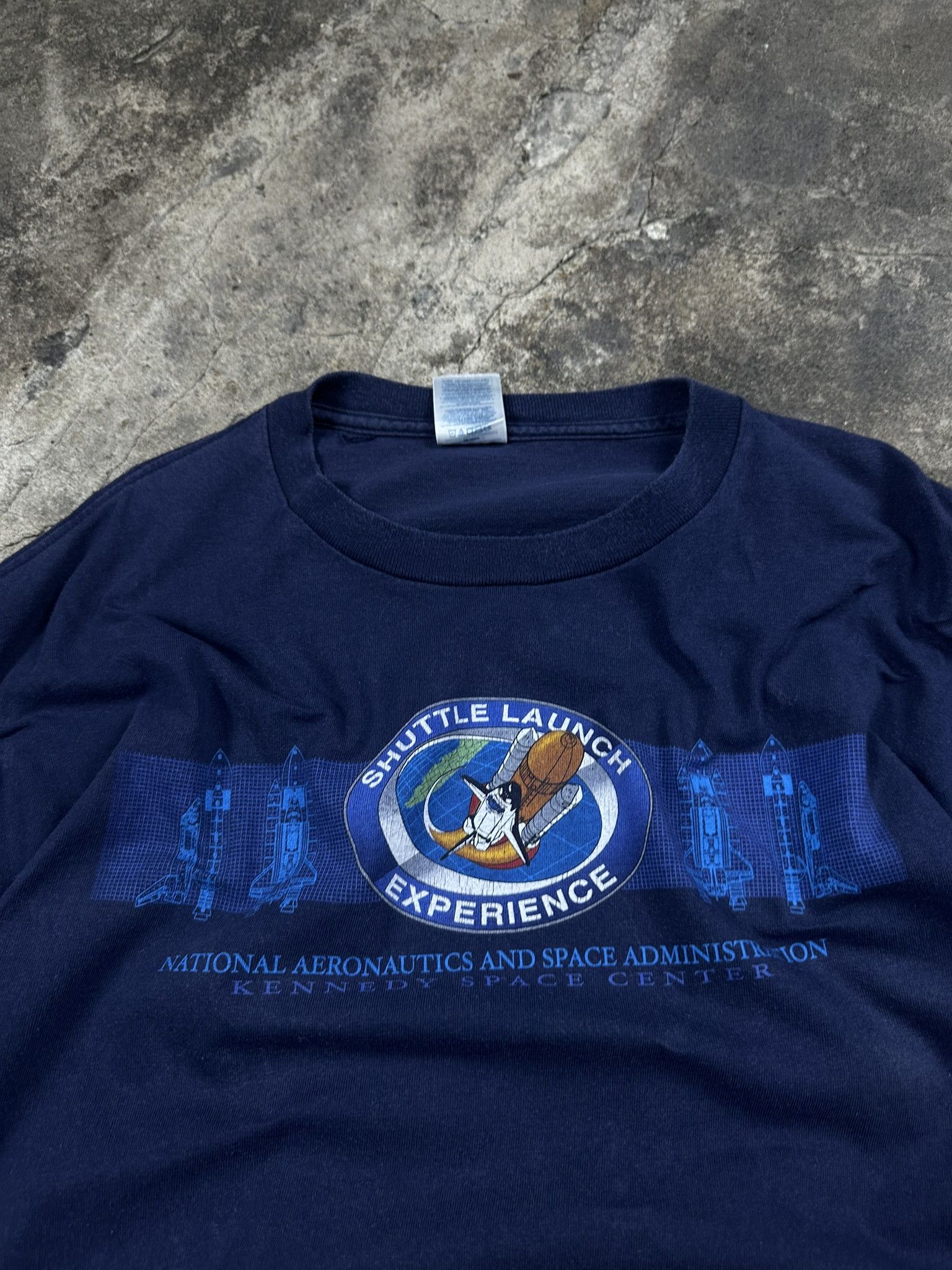 Vintage Vintage Kennedy Space Centre T-shirt NASA 2000s 00s Size US XL / EU 56 / 4 - 2 Thumbnail