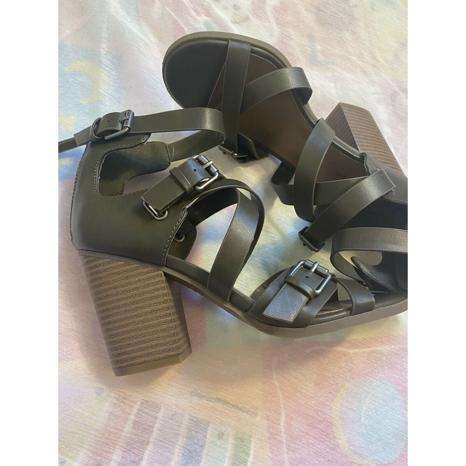Indigo Indigo Rd Sandals Heel Olive Green Strappy Leather Open Toe Size US 6.5 / IT 36.5 - 7 Thumbnail