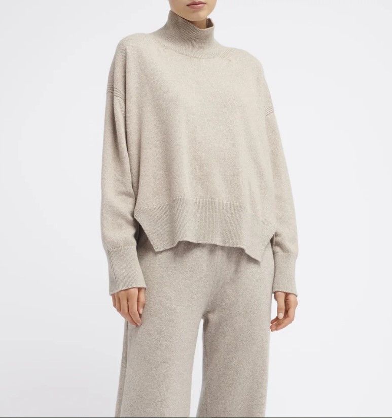 Barrie BARRIE Iconic oversized roll-neck cashmere jumper. Size L Size L / US 10 / IT 46 - 13 Thumbnail