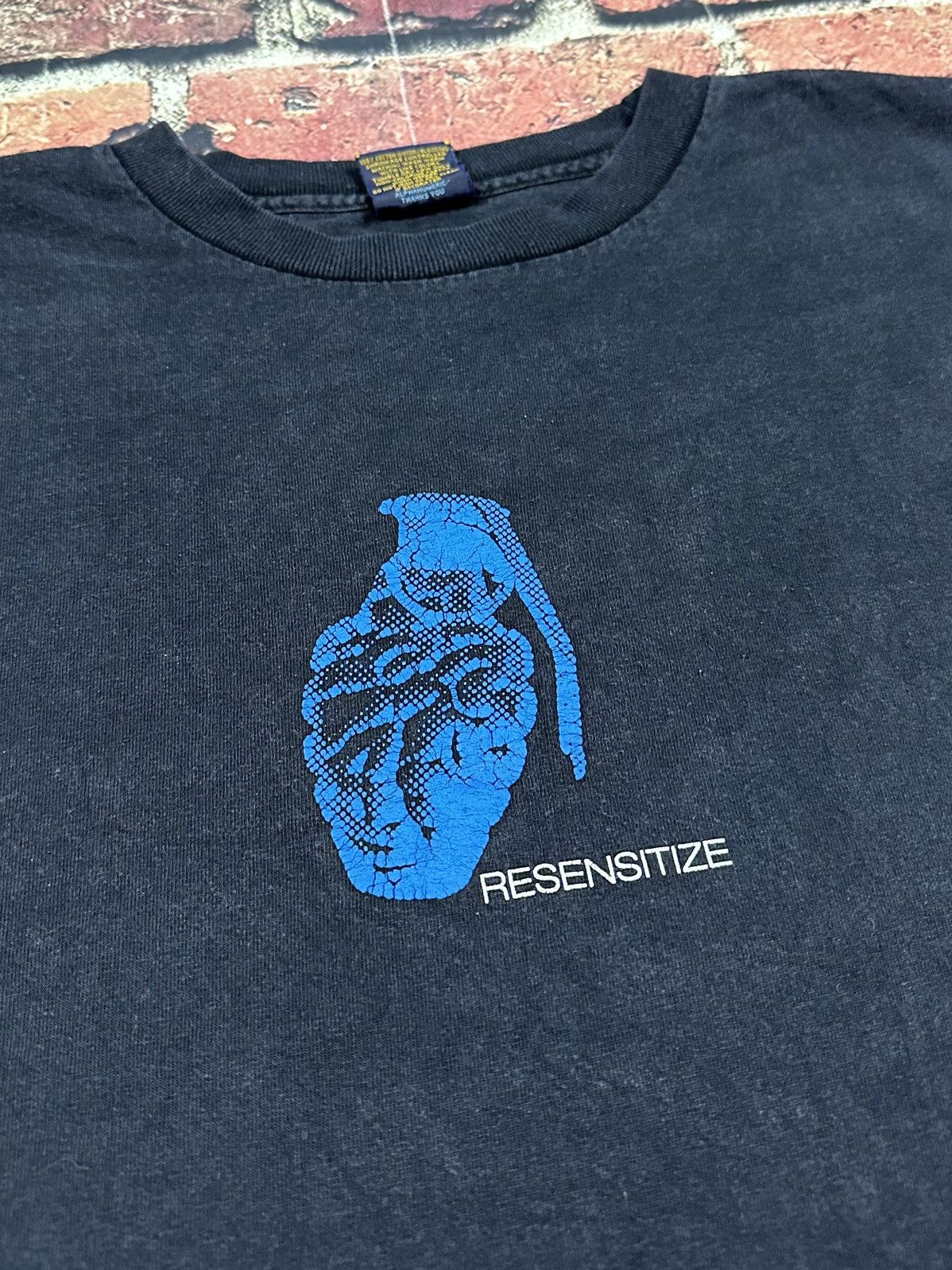Alphanumeric Vintage Alphanumeric Desensitize Heart Grenade Skate T Shirt Size US L / EU 52-54 / 3 - 6 Thumbnail