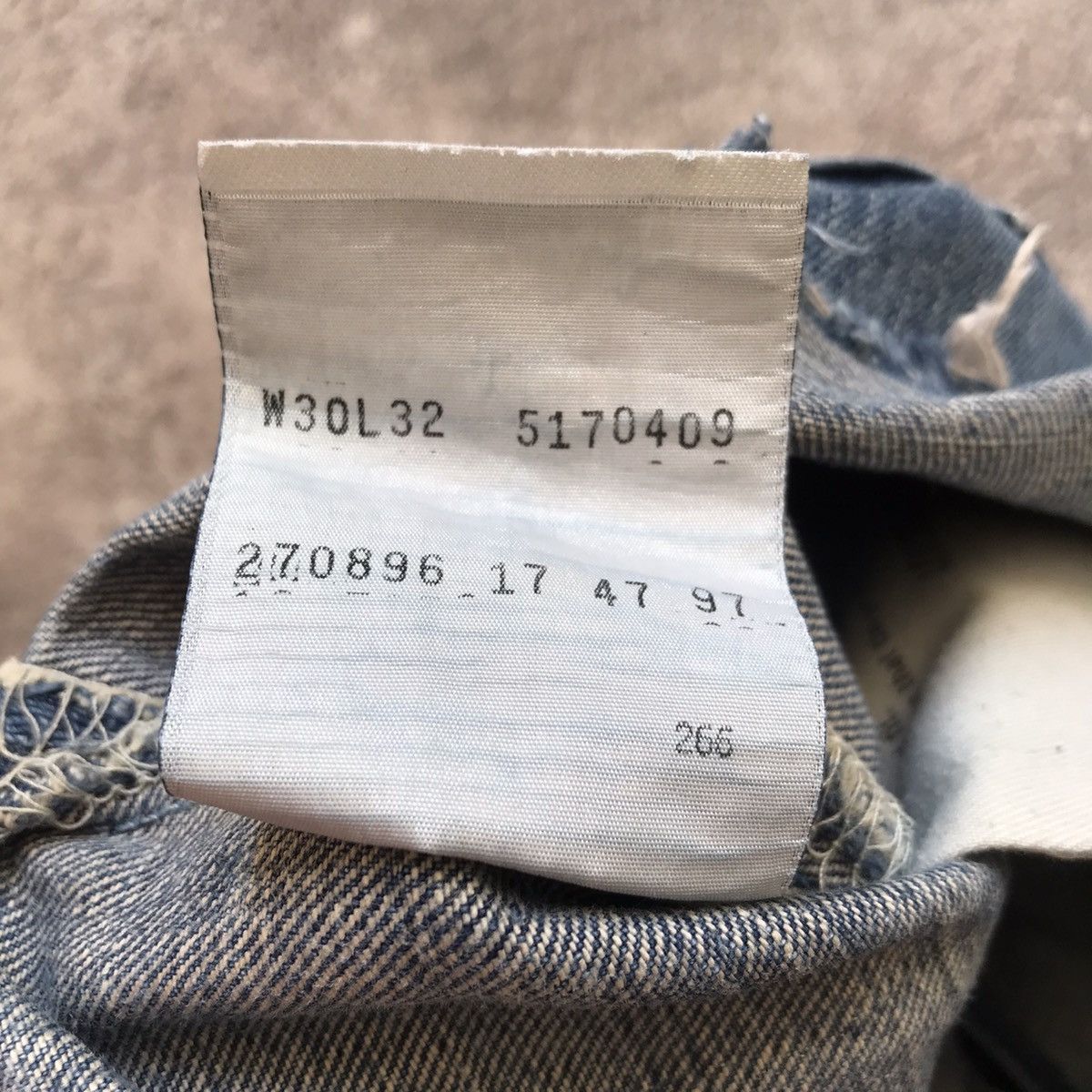 Vintage Vintage 90s Levis Distressed Shorts Sun Faded Grunge Slim 30 Size 30" / US 8 / IT 44 - 7 Thumbnail