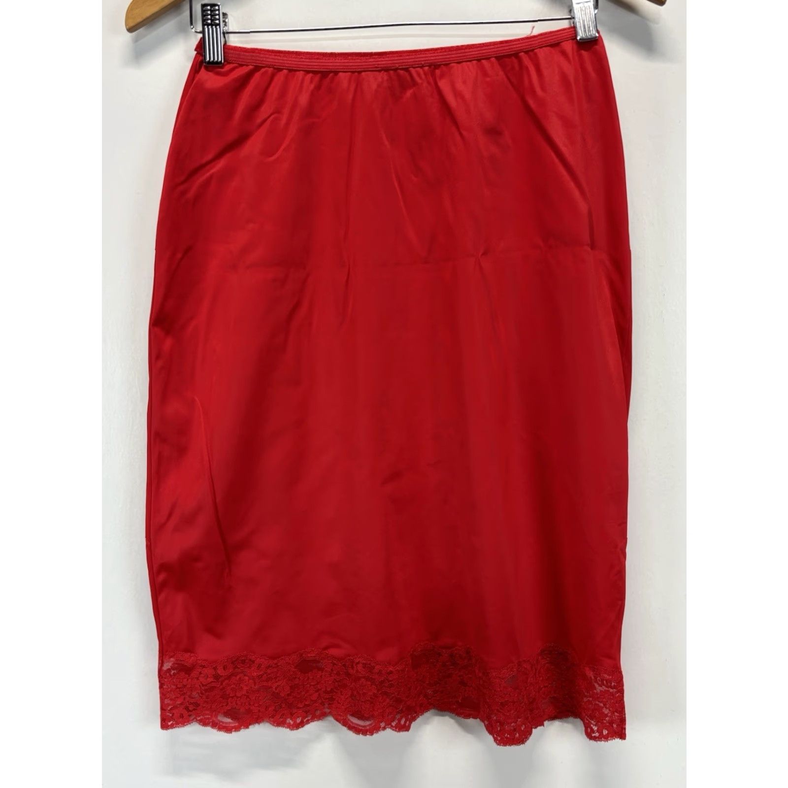 Vintage VINTAGE Vassarette Half Slip Skirt M Red Lace Trim Embroidered Flowers Nylon Y2K Size 32" / US 10 / IT 46 - 5 Thumbnail