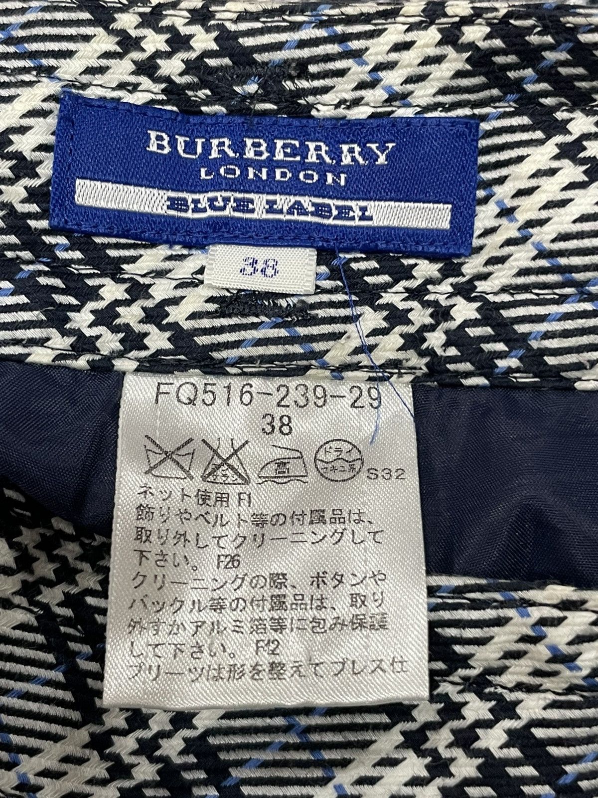 Burberry Burberry Mini Skirt Size 26" / US 2 / IT 38 - 4 Thumbnail
