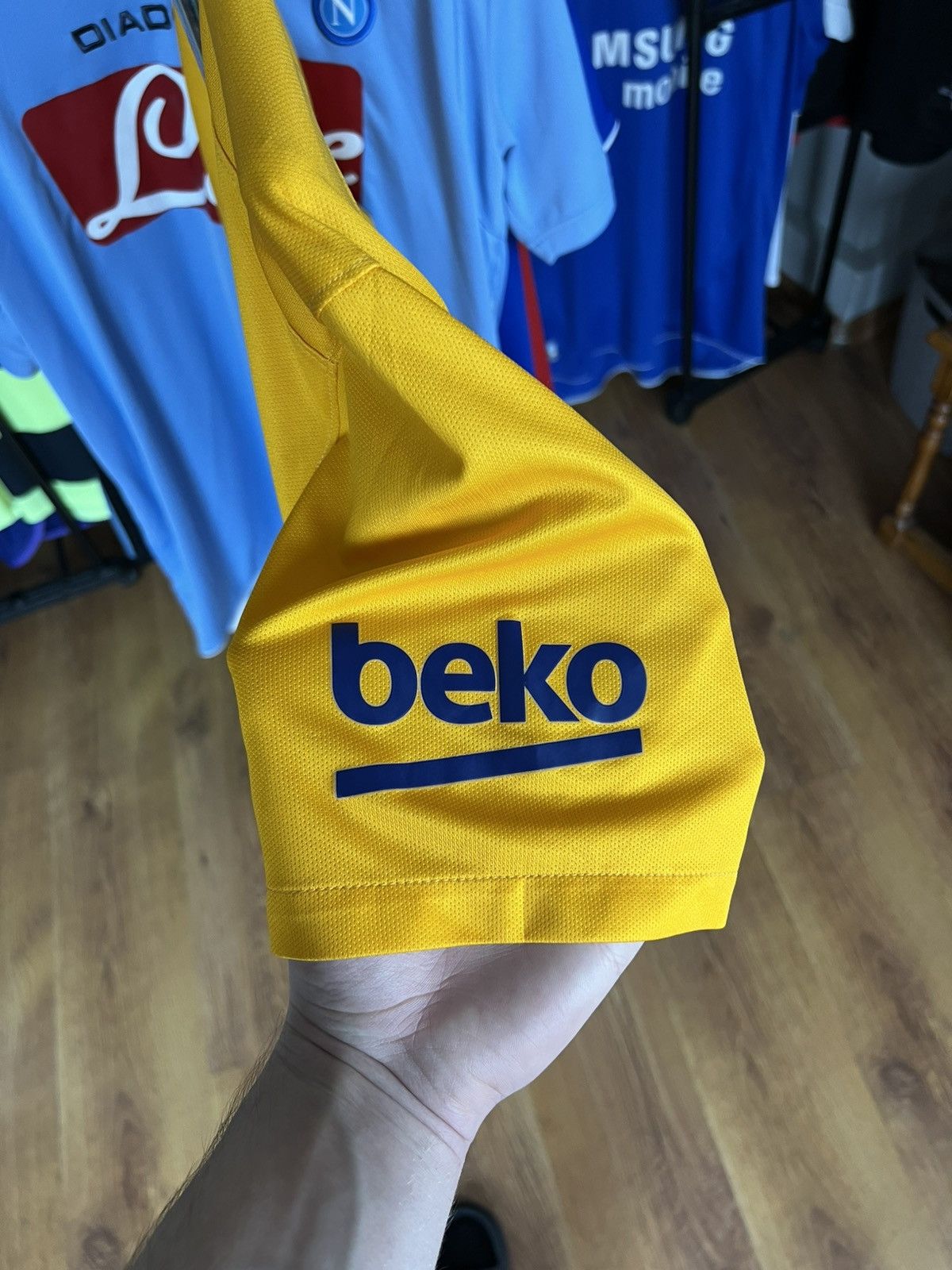 Nike Soccer Jersey Nike Barcelona 2015/16 Neymar JR #11 Size US M / EU 48-50 / 2 - 4 Thumbnail