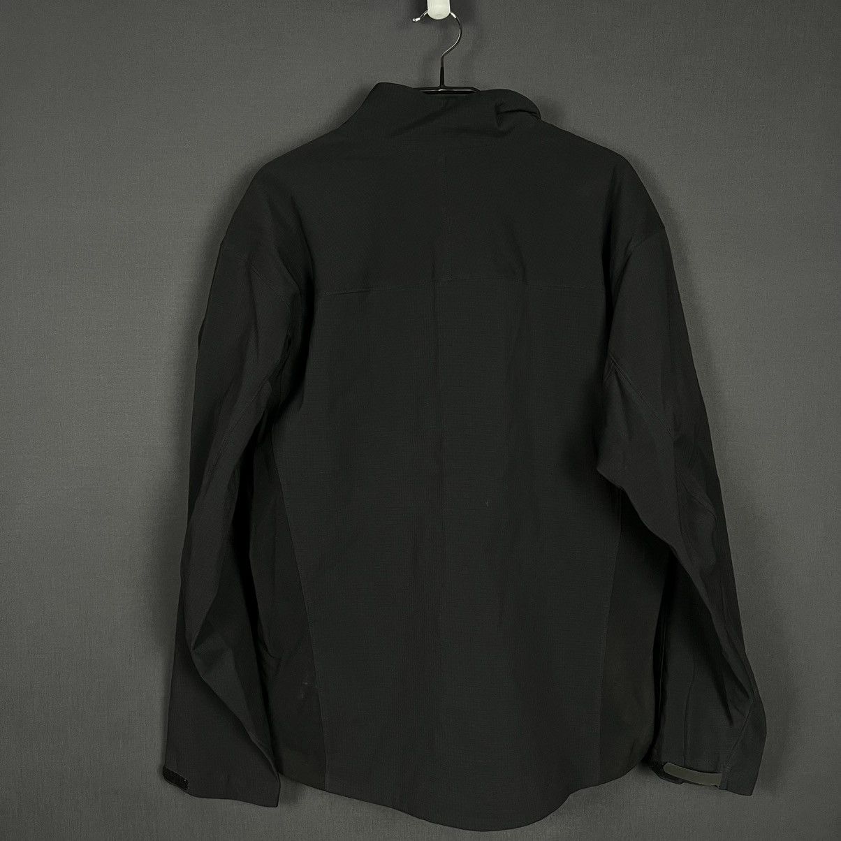 Arc'teryx Arc'Teryx light jacket black nylon rare vintage men’s size L Size US L / EU 52-54 / 3 - 7 Thumbnail