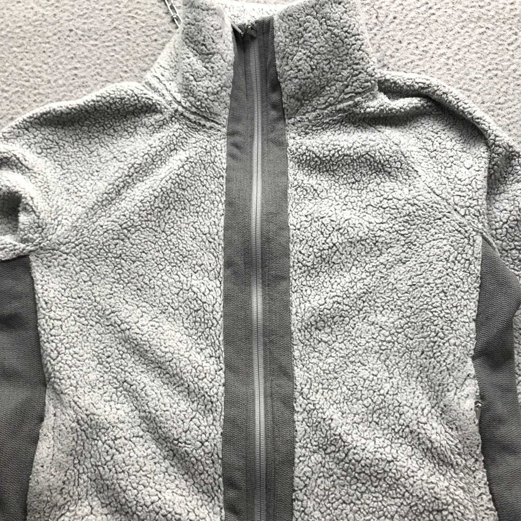 The North Face The North Face Furry Fleece Sherpa Jacket Womens M Gray Full Zip Mock Neck Jacket Size M / US 6-8 / IT 42-44 - 7 Thumbnail