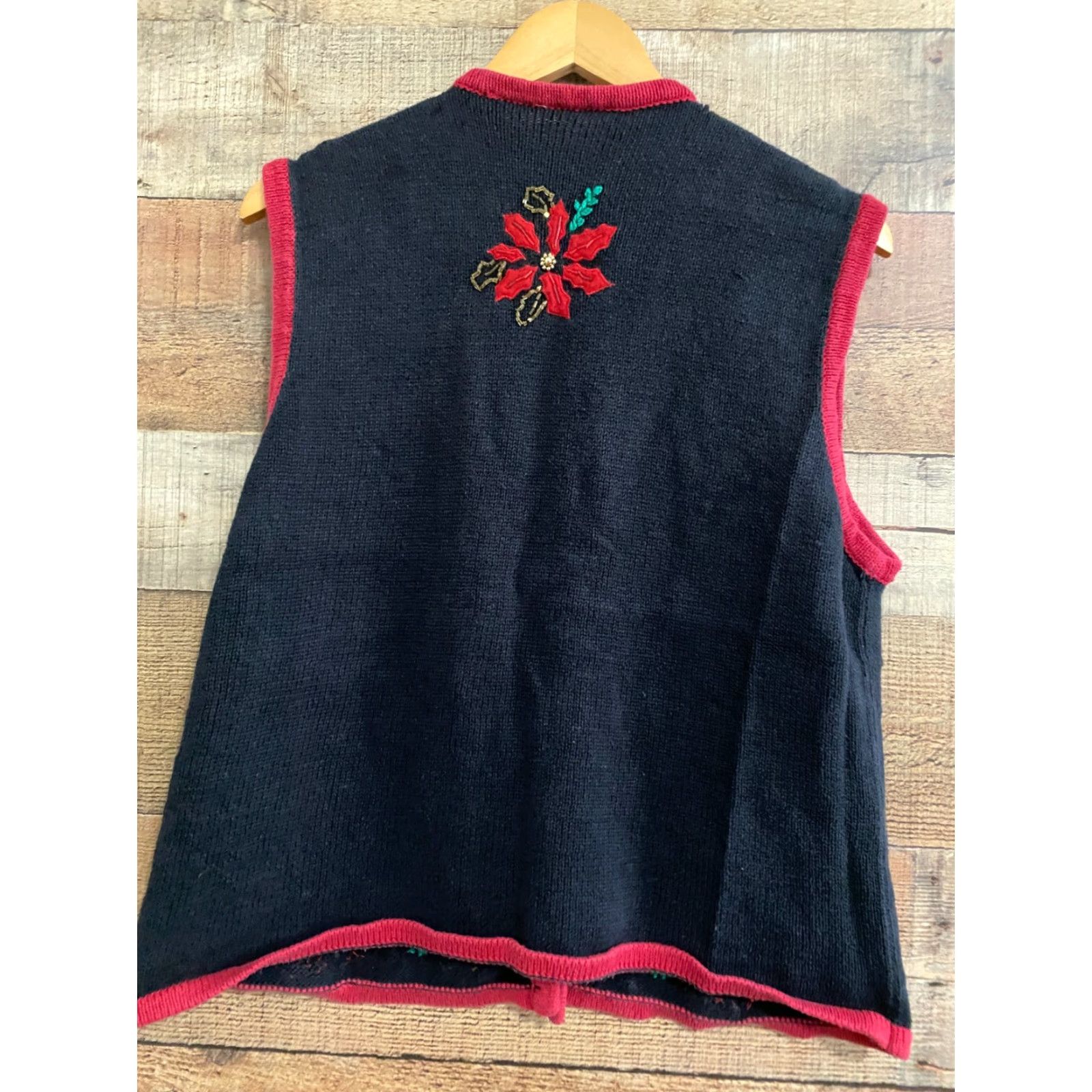 Vintage WOMEN'S VINTAGE CHRISTMAS VEST - Large See Measurements Beaded Embroidered Black Knit V-Neck Sleeveless Winter Size L Size L / US 10 / IT 46 - 3 Thumbnail
