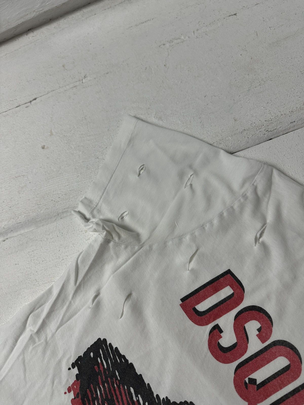 Dsquared2 🚨 Dsquared 2 DISTRESSED BIG LOGO MEN T-SHIRT SHORT SLEEVE Size US XL / EU 56 / 4 - 4 Thumbnail
