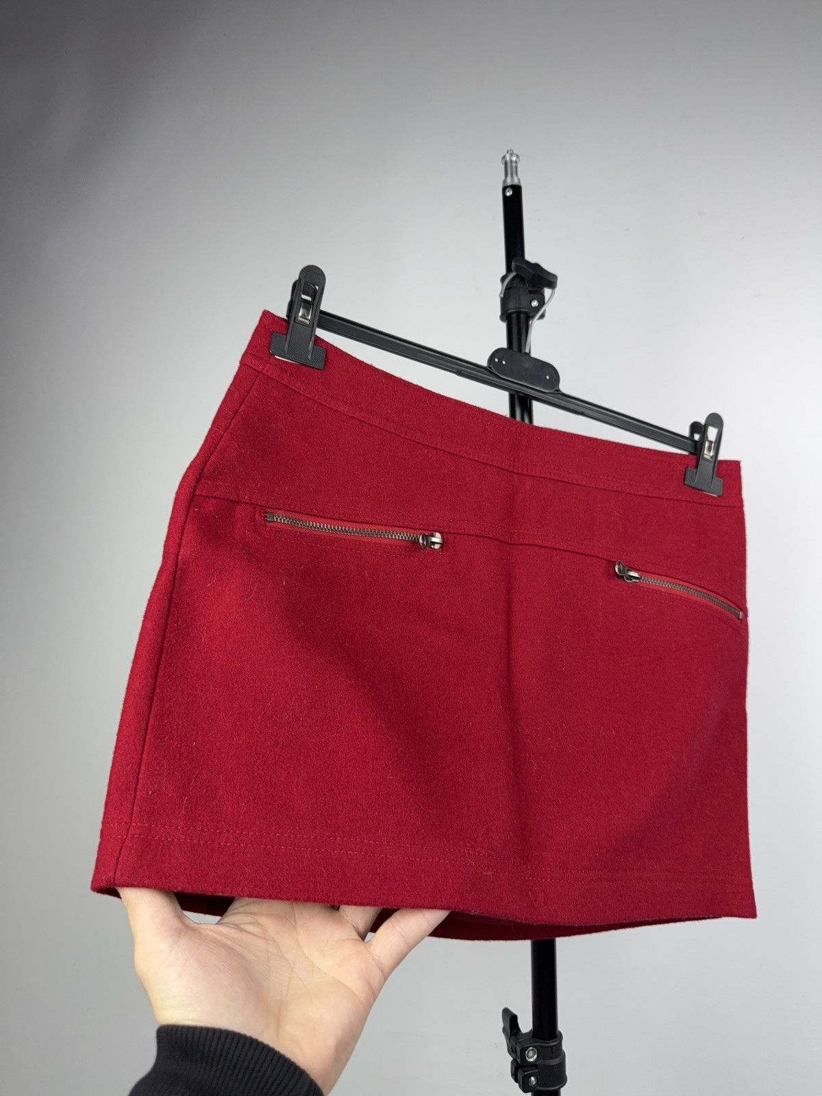 Benetton Luxury Vintage 00s Red Wool Mini Skirt with Zipper Pockets Size 28" / US 6 / IT 42 - 3 Thumbnail