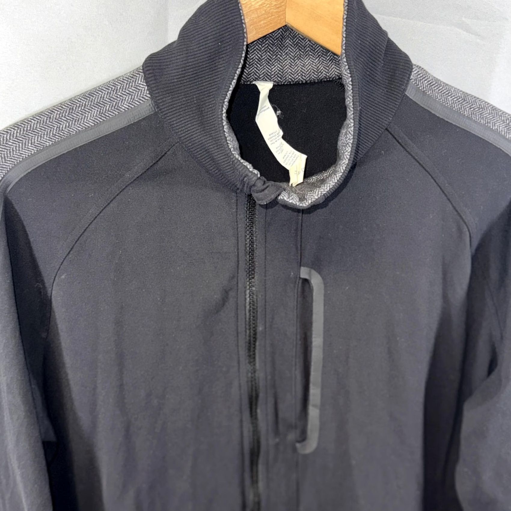 Lululemon Lululemon Athletica Jacket Mens Large Black Gray Full Zip Herringbone Raglan Track Zip Pockets Size US L / EU 52-54 / 3 - 3 Thumbnail