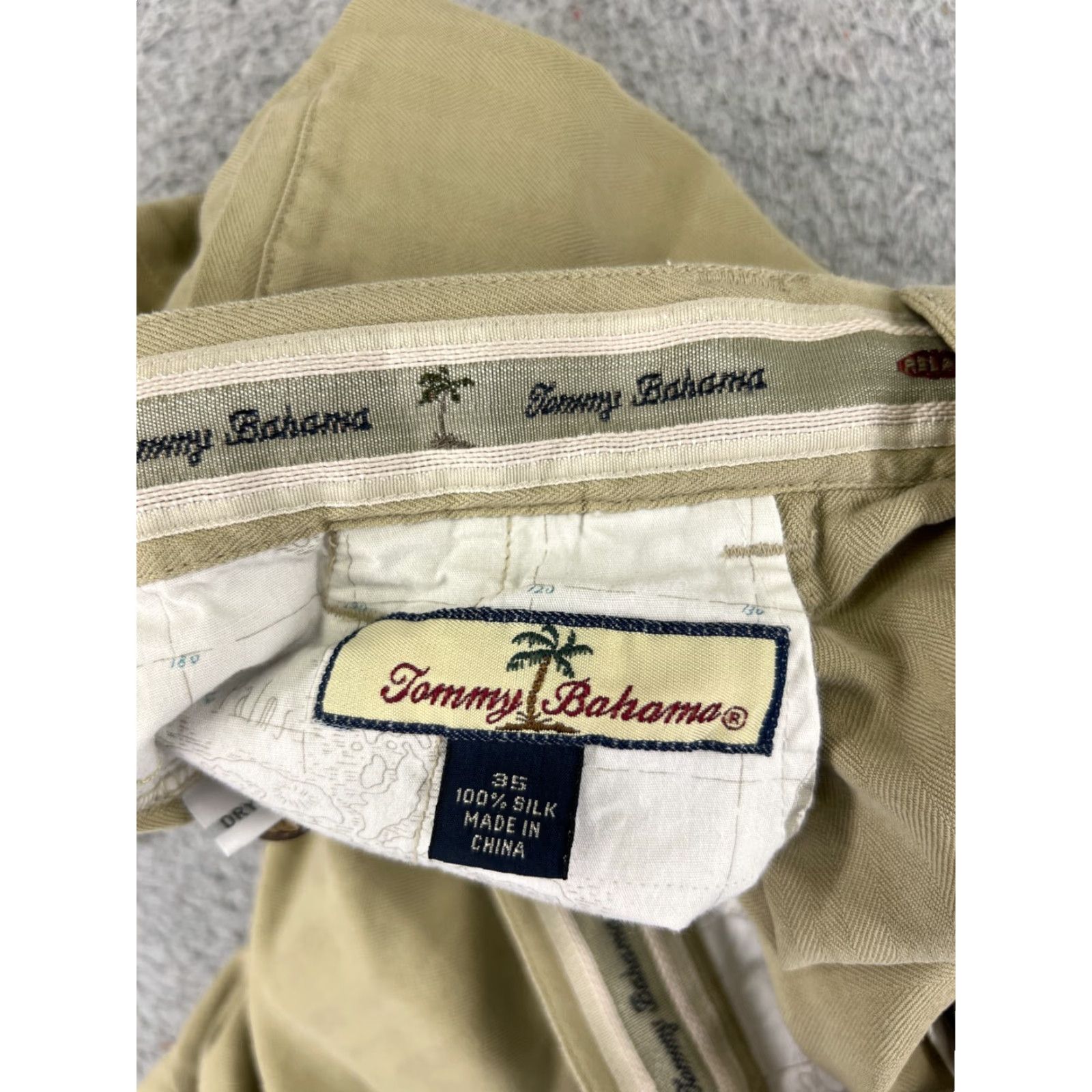 Tommy Bahama Tommy Bahama Shorts Men 34 Brown Bermuda Pleated 100% Silk Chevron Stripe 34x9 Size US 34 / EU 50 - 7 Thumbnail