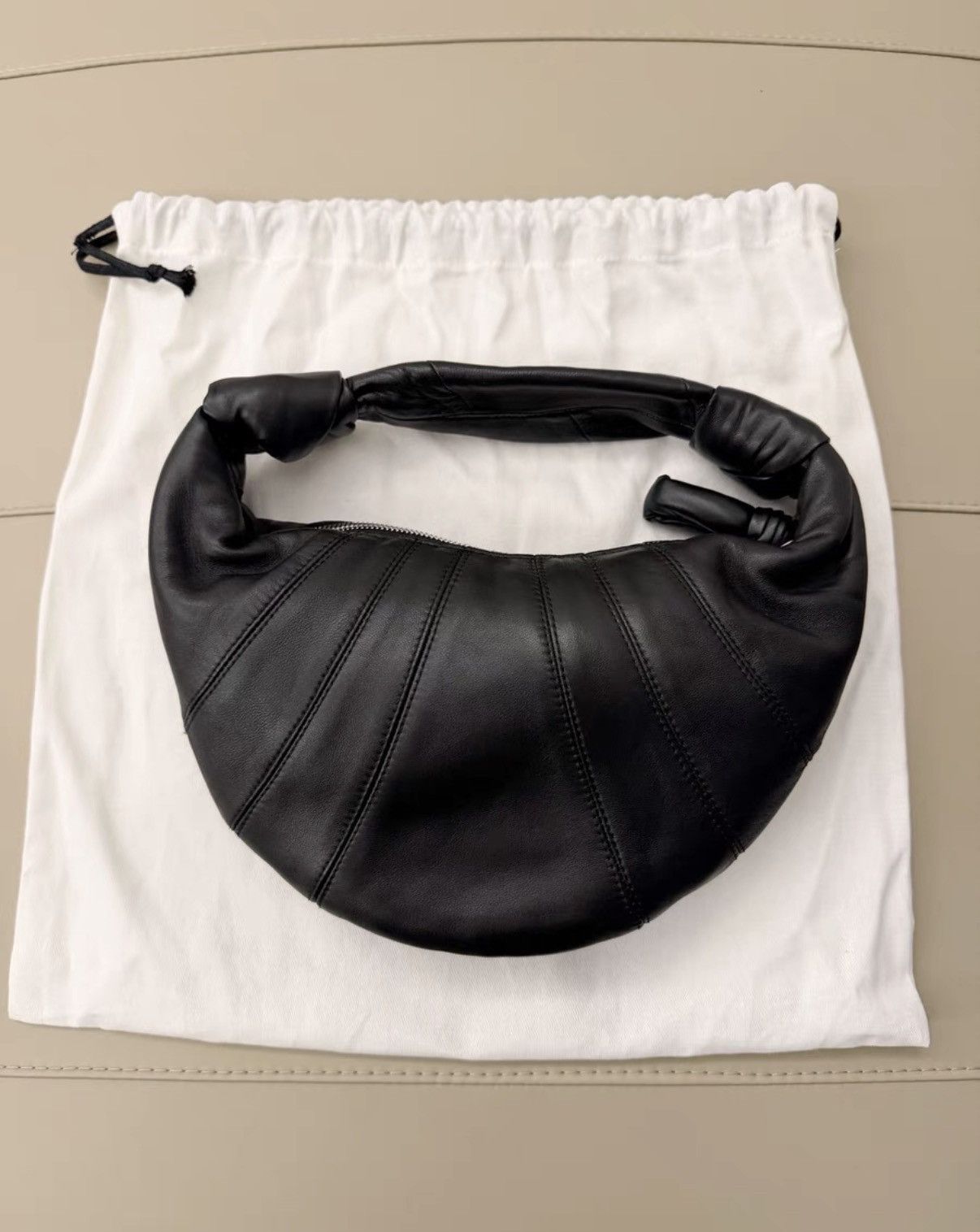 Lemaire Lemaire Lambskin Hobo Croissant Tote Bag KKKK9 Size ONE SIZE - 1 Thumbnail