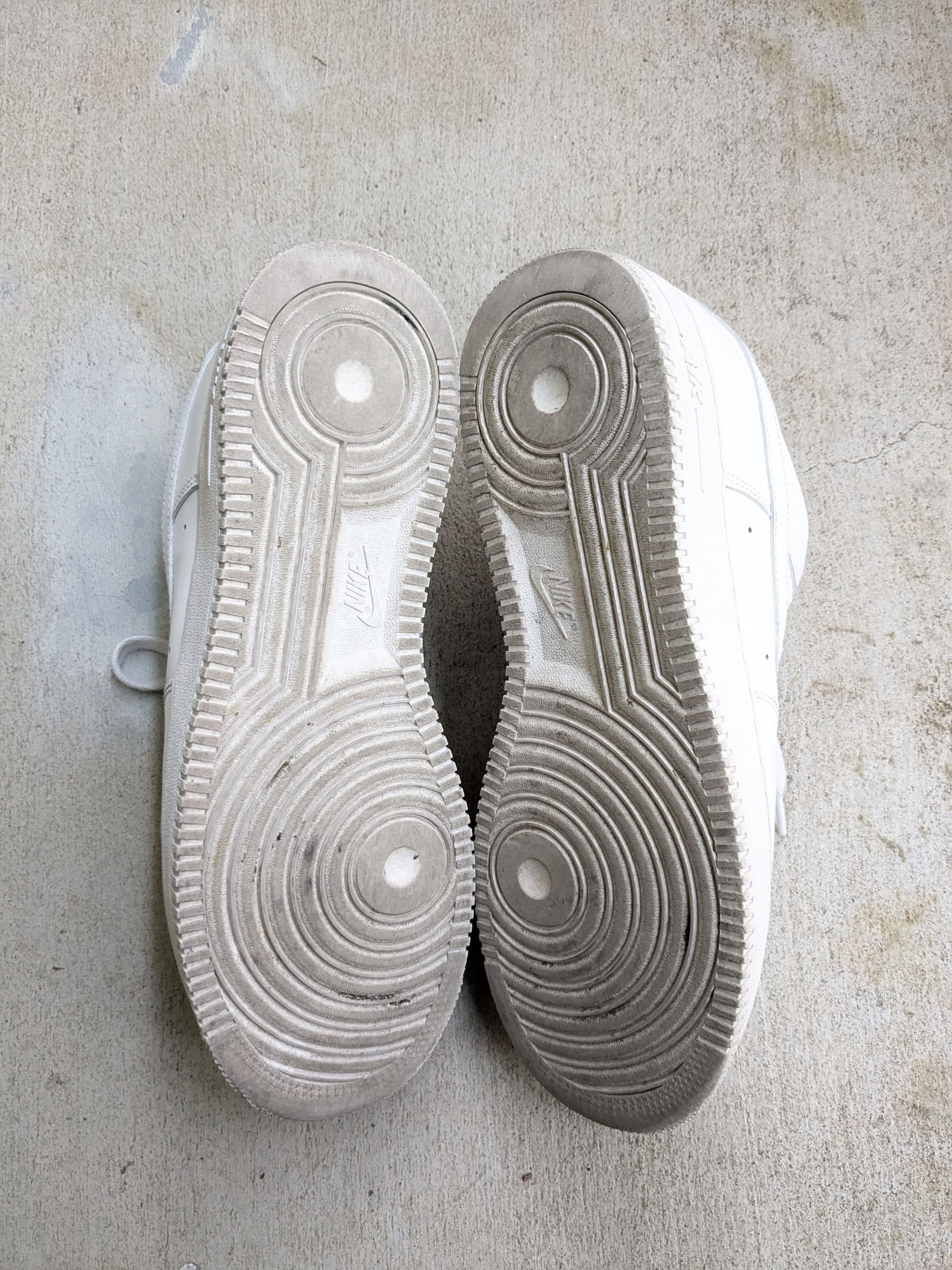 Nike Nike Air Force 1 AF1 Triple White 11 Low Tops Leather Size US 11 / EU 44 - 12 Thumbnail