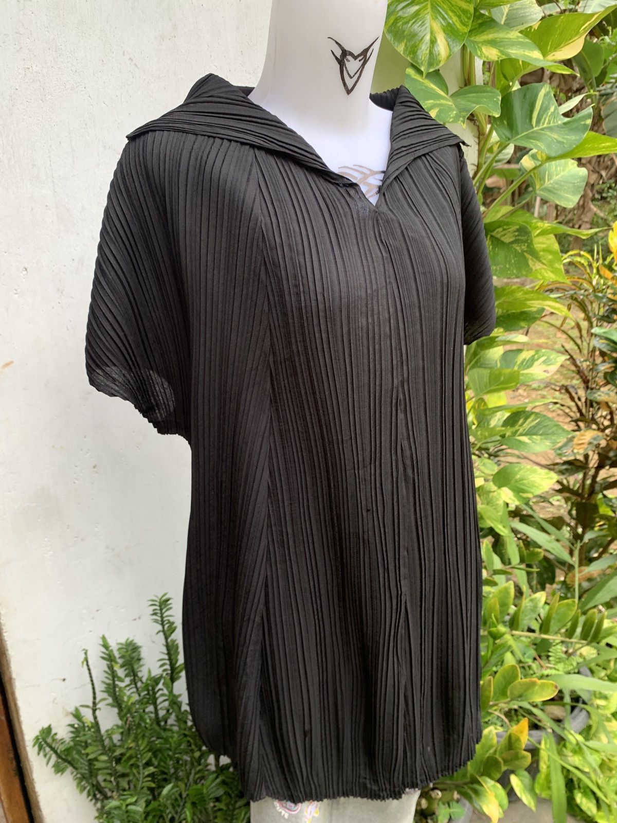 Japanese Brand Pleatsme Korea Black Shortsleeve Iconic Pleats Midi Dress Size ONE SIZE - 3 Thumbnail