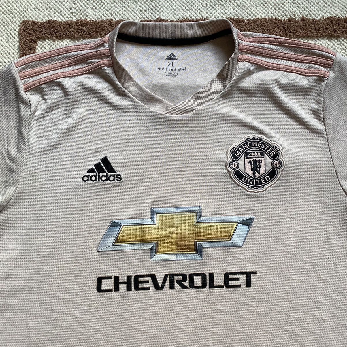 Adidas ADIDAS MANCHESTER UNITED 2017 PEACH DRILL JERSEY Size US XL / EU 56 / 4 - 2 Thumbnail