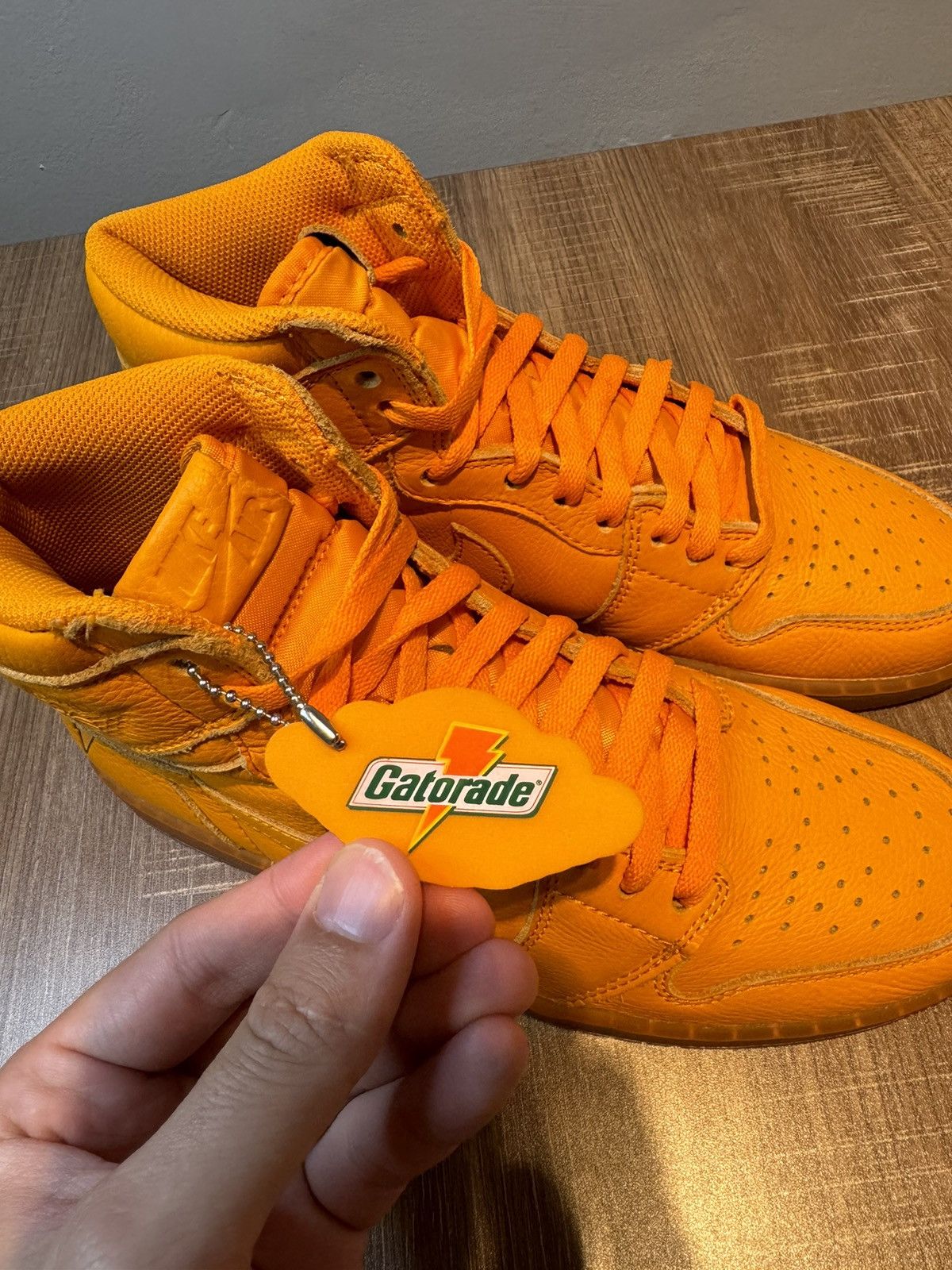 Jordan Brand SZ 8 Nike Air Jordan 1 High OG Gatorade Shoes Sneakers Size US 8 / EU 41 - 7 Thumbnail
