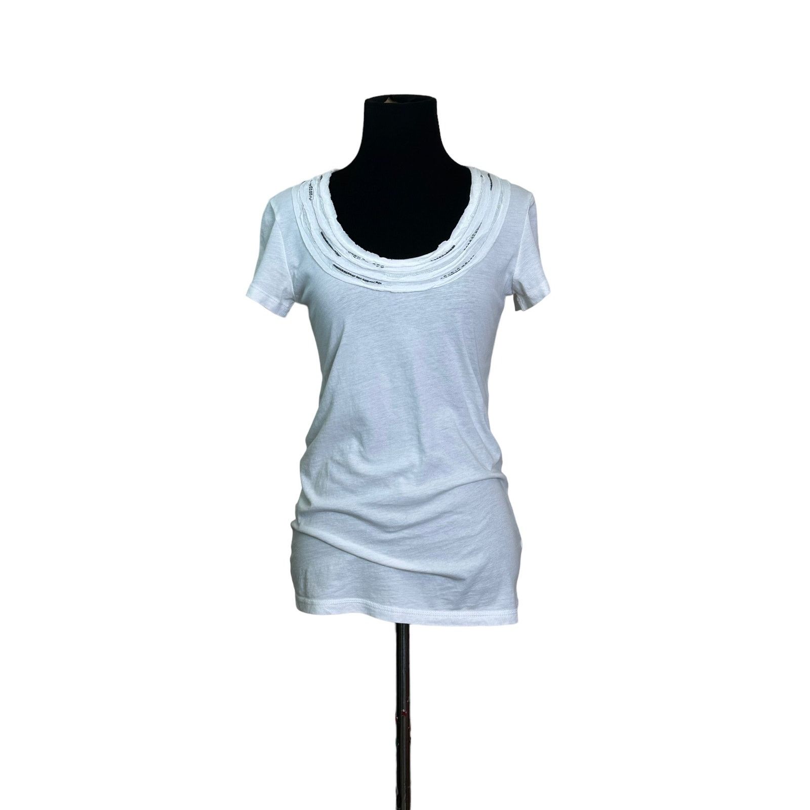 Old Navy Old Navy white short sleeves neck detailed t shirt size XS Size XS / US 0-2 / IT 36-38 - 8 Thumbnail