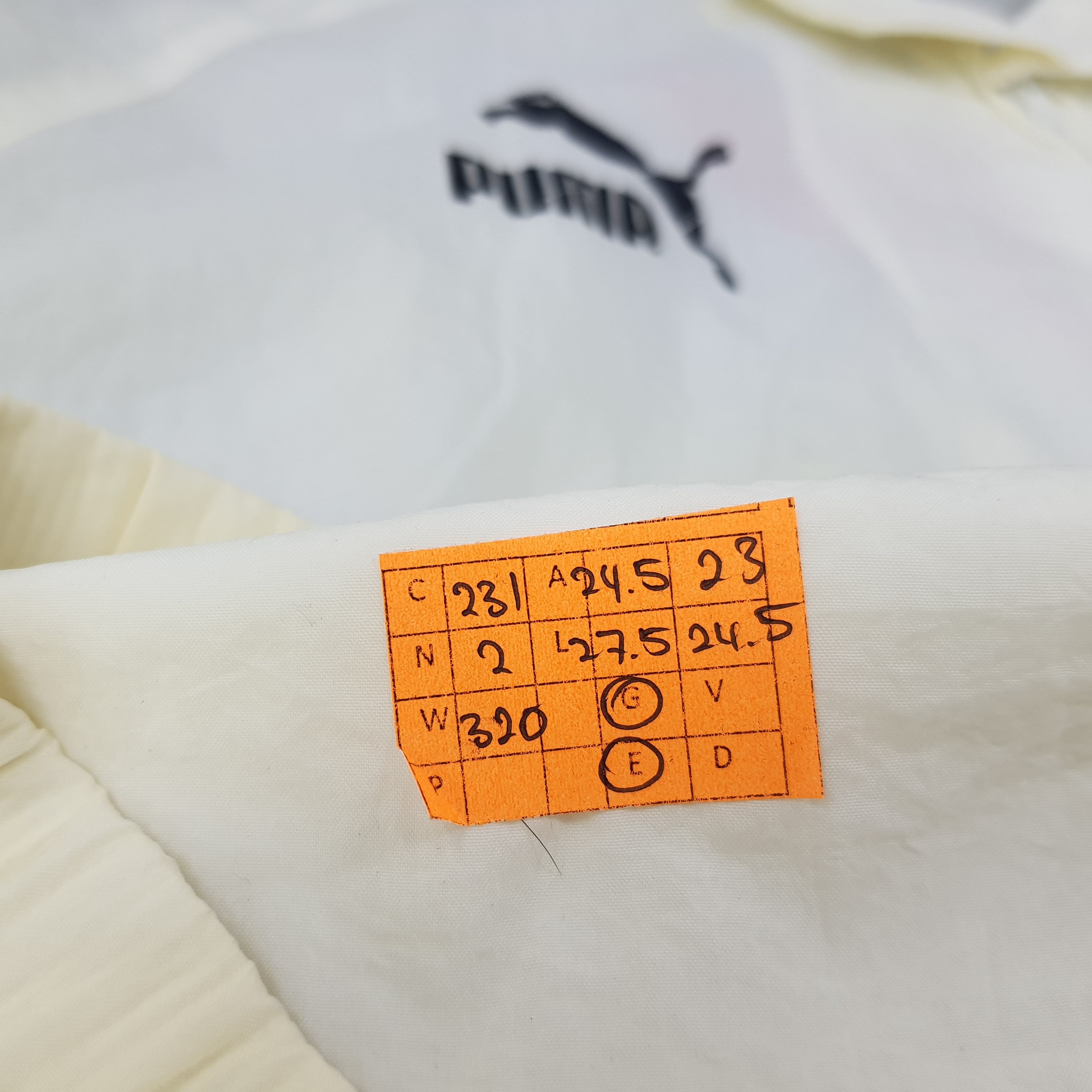 Puma × Vintage Vintage PUMA Japan League Staff Sports Windbreaker C231N2 Size US L / EU 52-54 / 3 - 9 Thumbnail