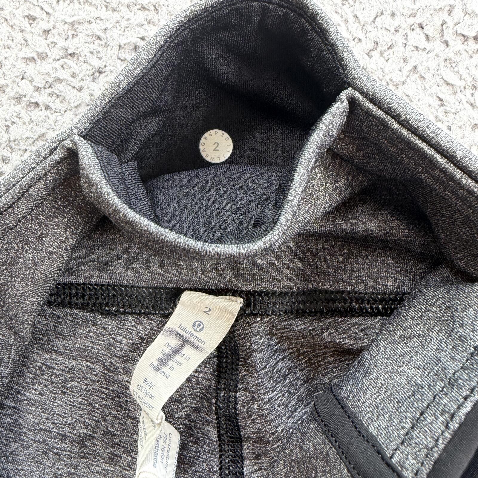 Lululemon Lululemon Womens 2 Gray Black Cropped Leggings Yoga Pants Size 26" / US 2 / IT 38 - 4 Thumbnail