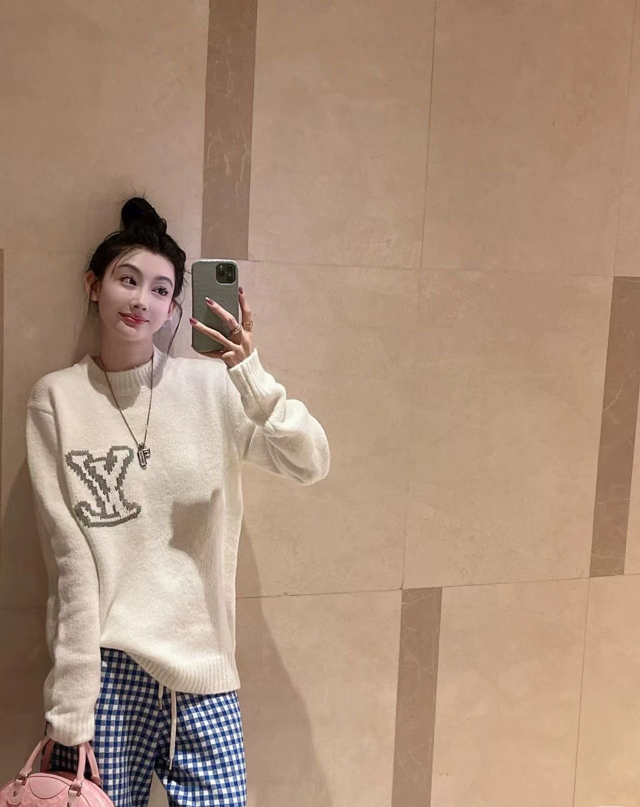 Louis Vuitton LV 26S white big logo wool sweater EUR 36 Size XS / US 0-2 / IT 36-38 - 6 Thumbnail