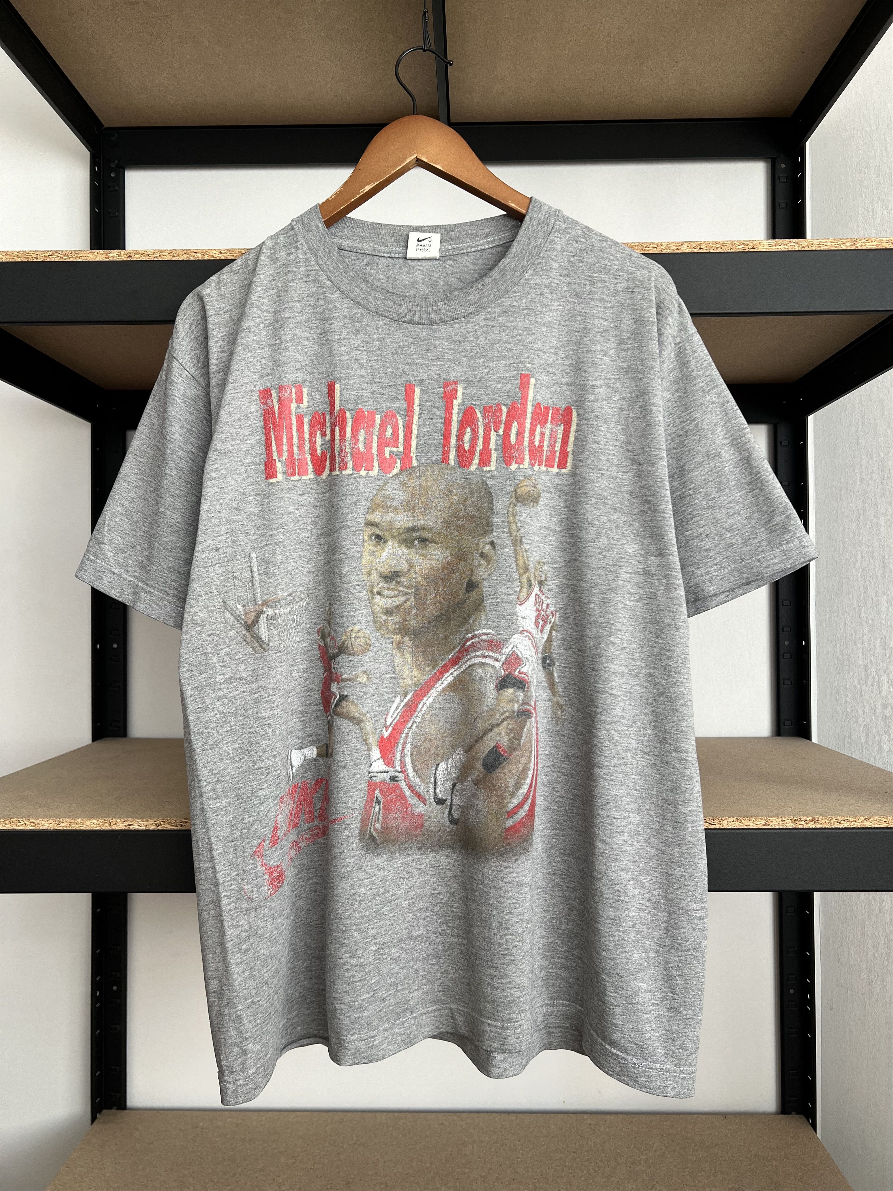 Vintage Vintage 90s Jordan Michael Chicago Bull Nike Boot T-shirt Size US L / EU 52-54 / 3 - 1 Thumbnail