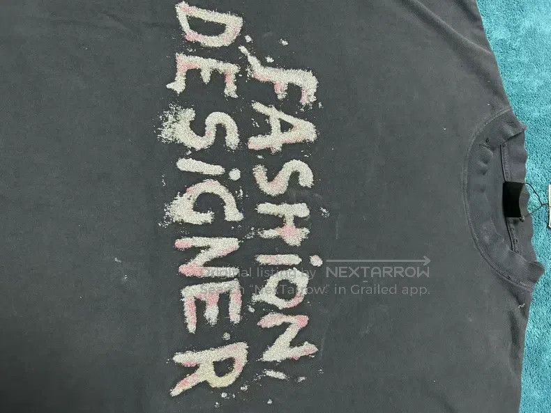 Balenciaga Balenciaga Chest Glitter Colorful Letter Logo Destroyed Sh Size US S / EU 44-46 / 1 - 3 Thumbnail