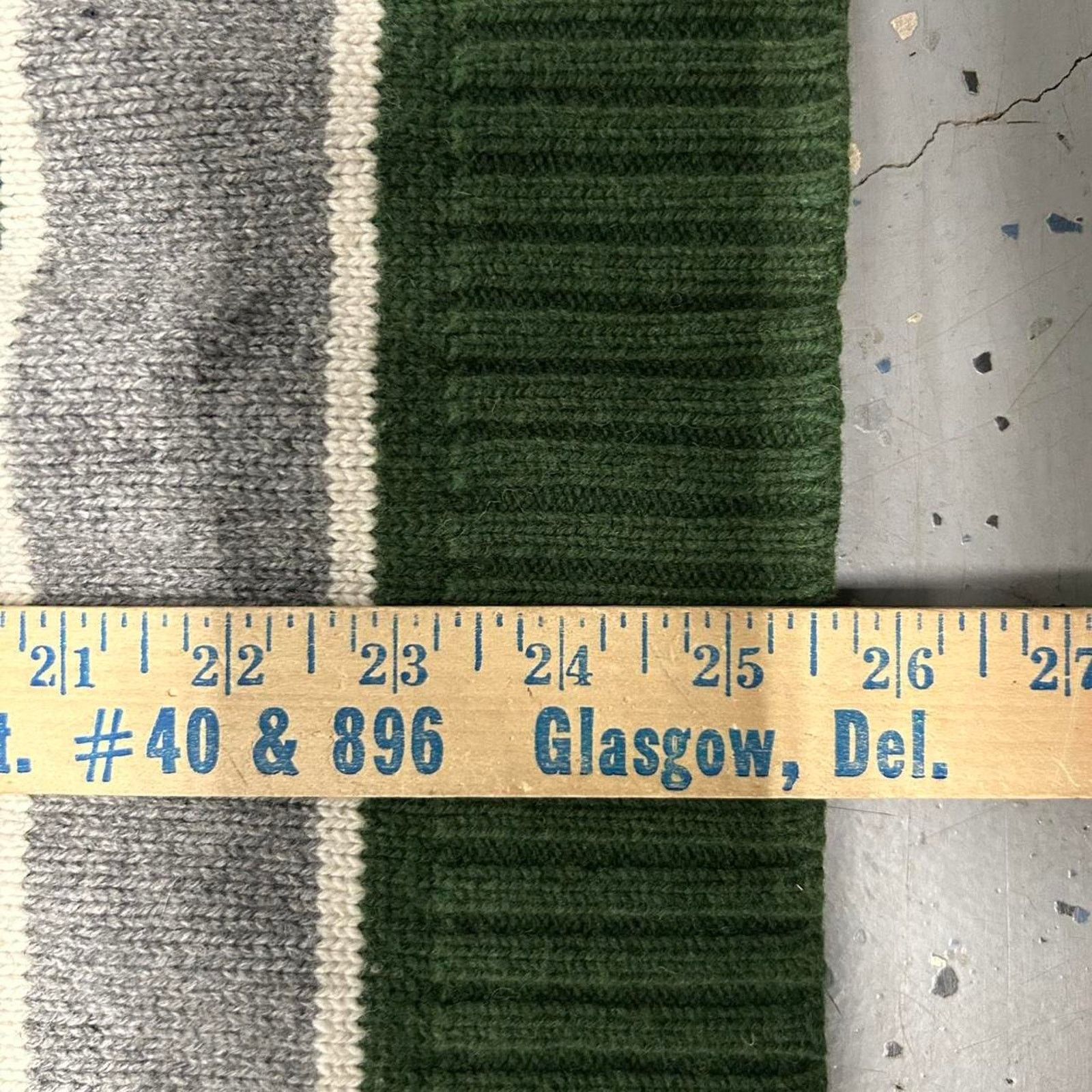 American Eagle Outfitters Y2K Green and grey striped American Eagle sweater Size US M / EU 48-50 / 2 - 5 Thumbnail