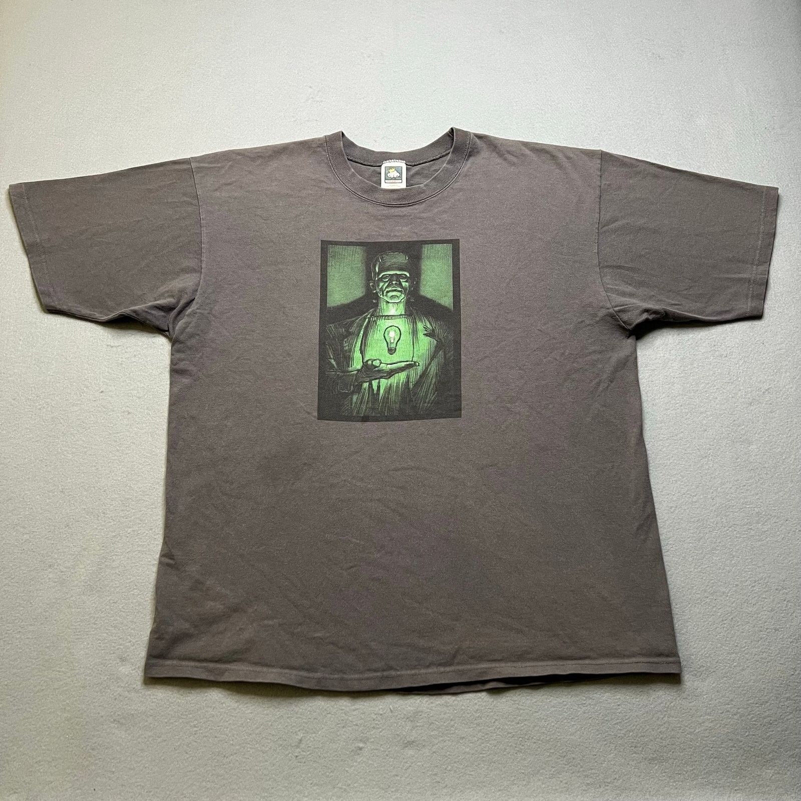 Vintage Vintage Frankenstein Glow Light Bulb T Shirt XL USA Horror Size US XL / EU 56 / 4 - 1 Thumbnail