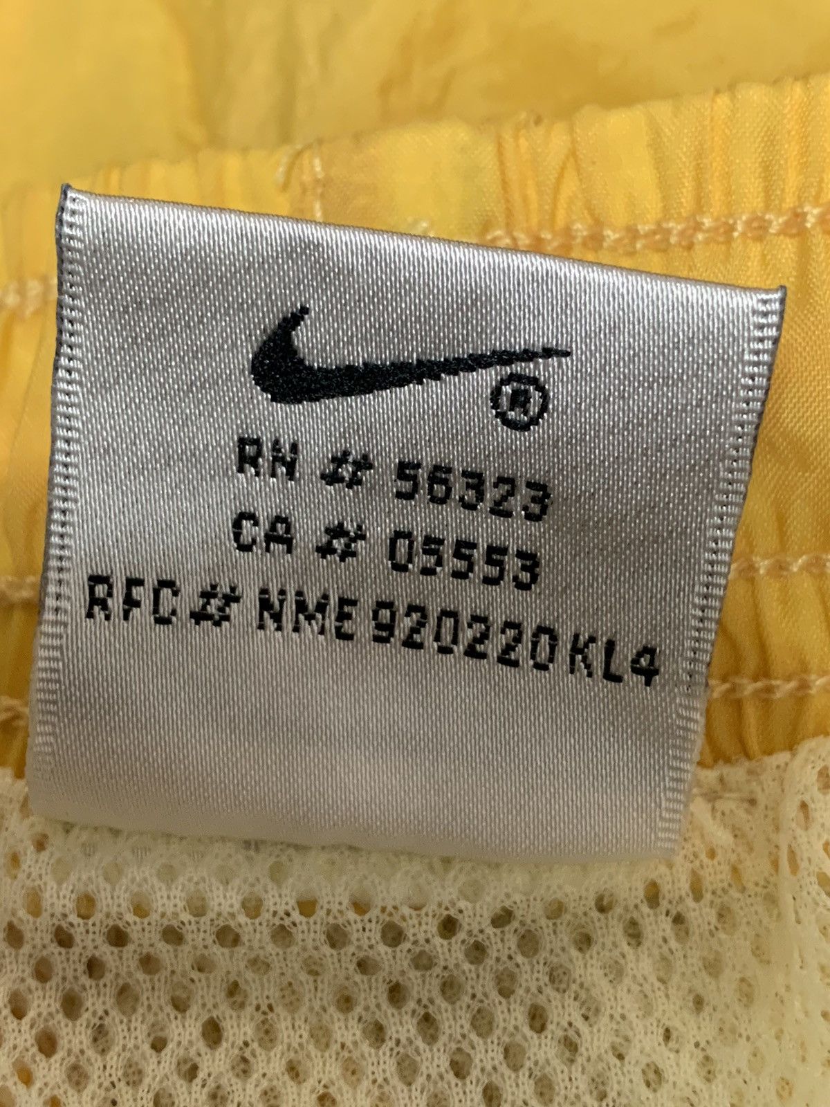 Nike Vintage Nike Swoosh NIKE Spellout Nylon Shorts Rare 90s Size US 30 / EU 46 - 7 Thumbnail