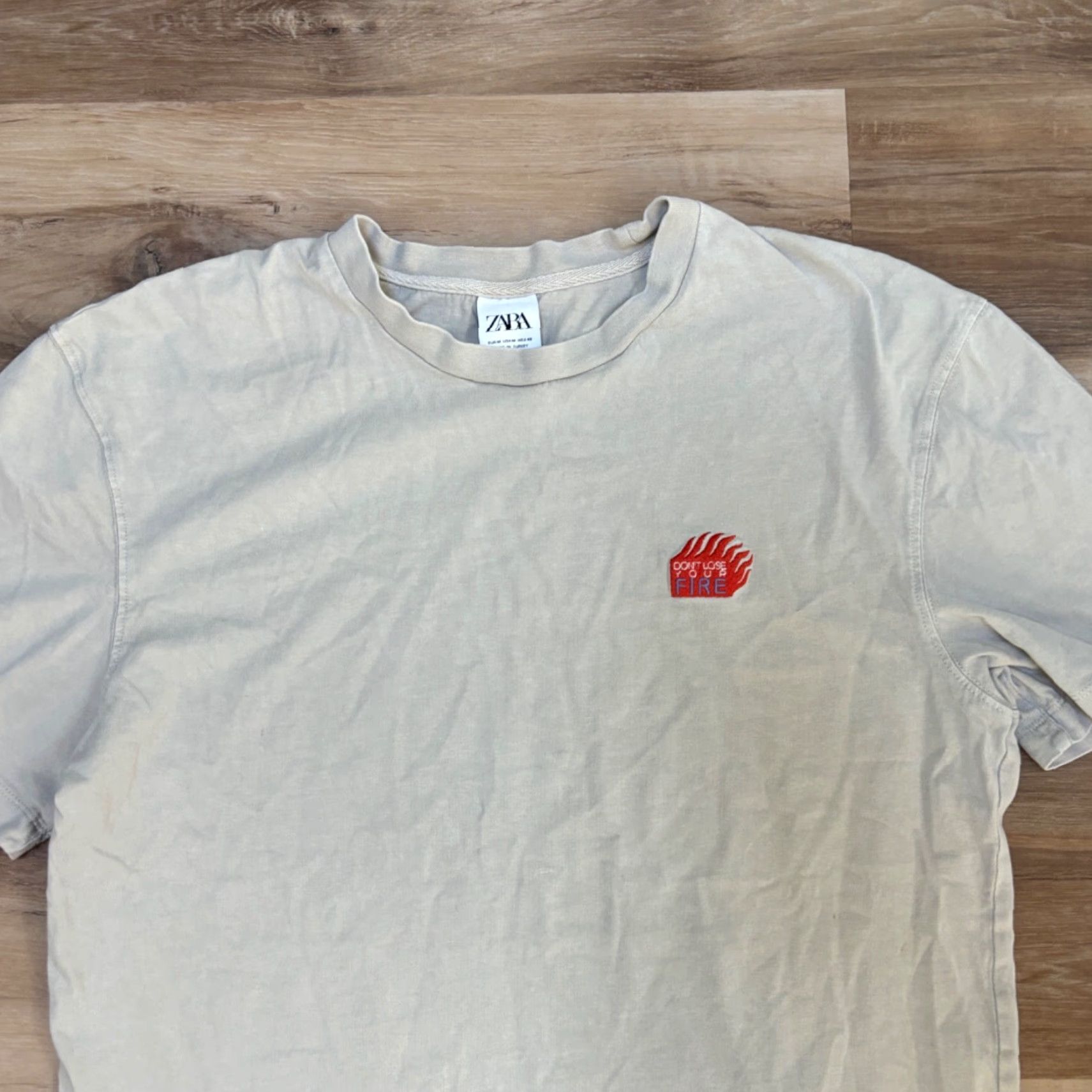 Zara ZARA T Shirt Mens Medium Crew Neck Tonal Logo USA Beige Cotton Short Sleeve Basic Tee USA Mens (Regular) Size US M / EU 48-50 / 2 - 5 Thumbnail