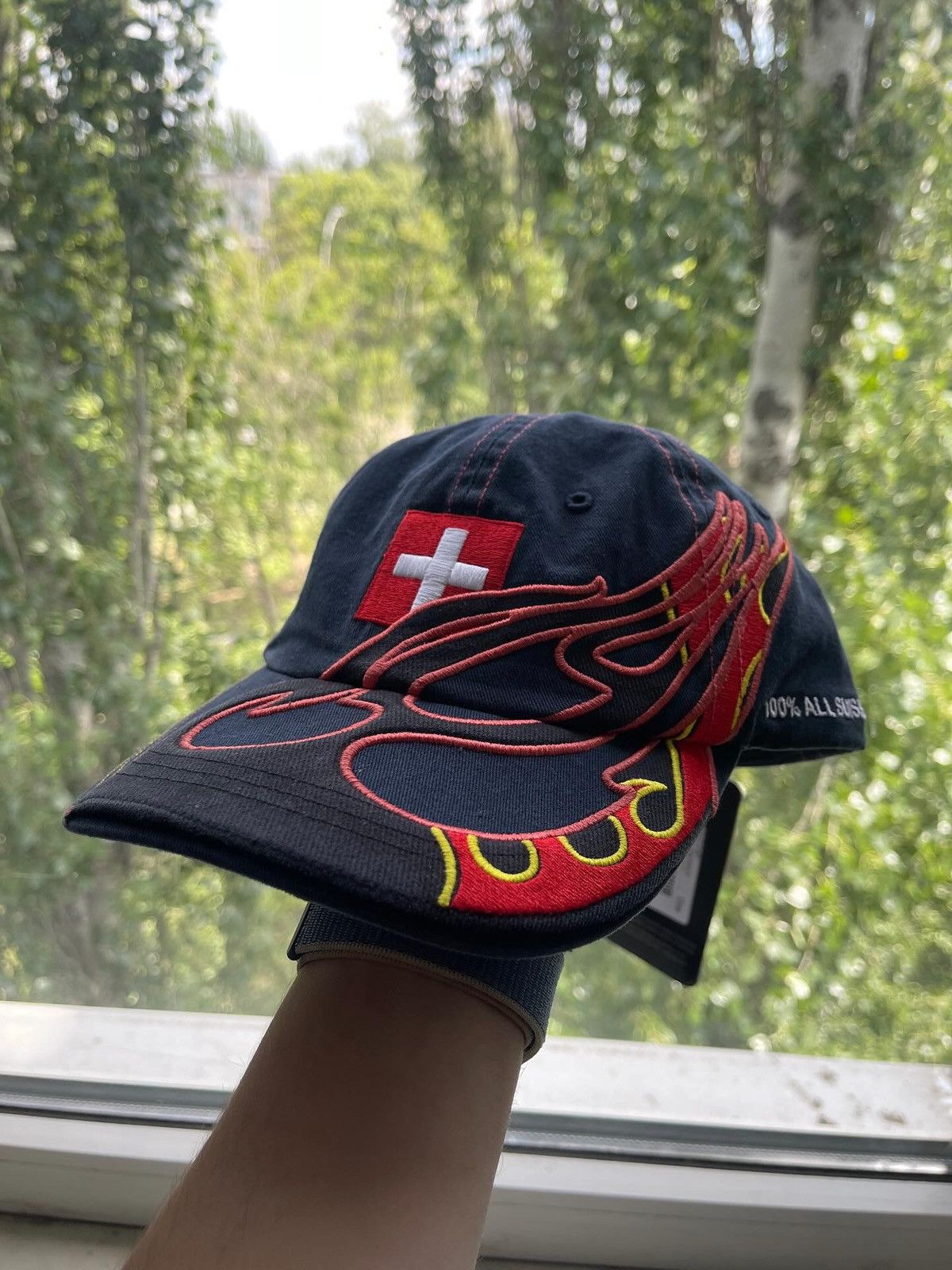 vetements ファイヤーキャップ VETEMENTS Fire Cap in Black | FWRD