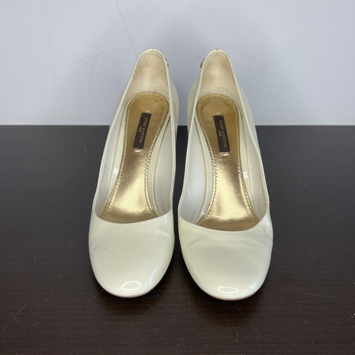 Louis Vuitton Louis Vuitton Patent Leather Beige Heels Shoes Y2K Padlock Size US 5.5 / IT 35.5 - 5 Thumbnail