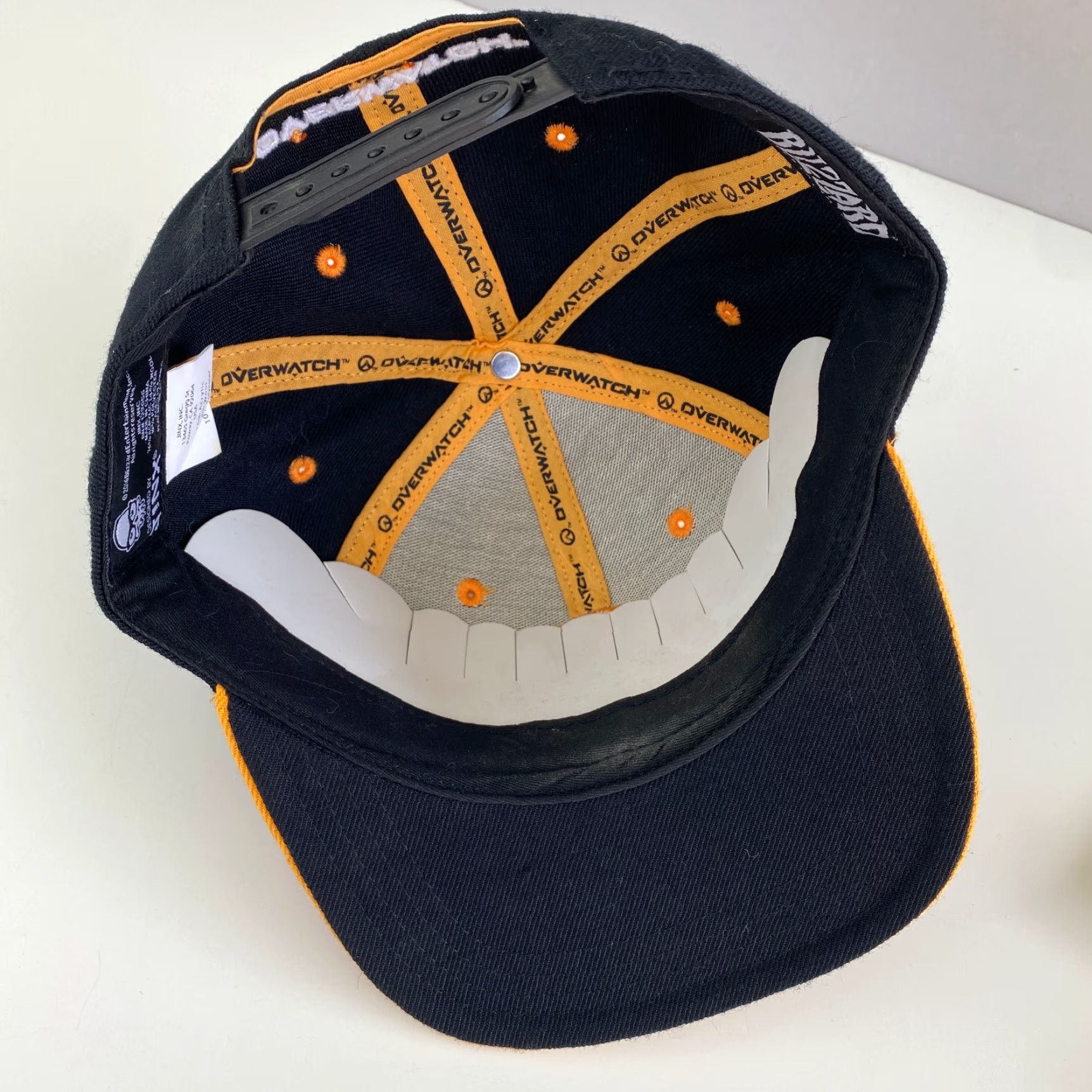 Vintage Jinx/ThinkGeek Overwatch Game Snapback Hat Black Yellow Embroidered Official Unisex Adults One Size Adjustable Breathable Canvas Cotton Polyester Hat Size ONE SIZE - 6 Thumbnail