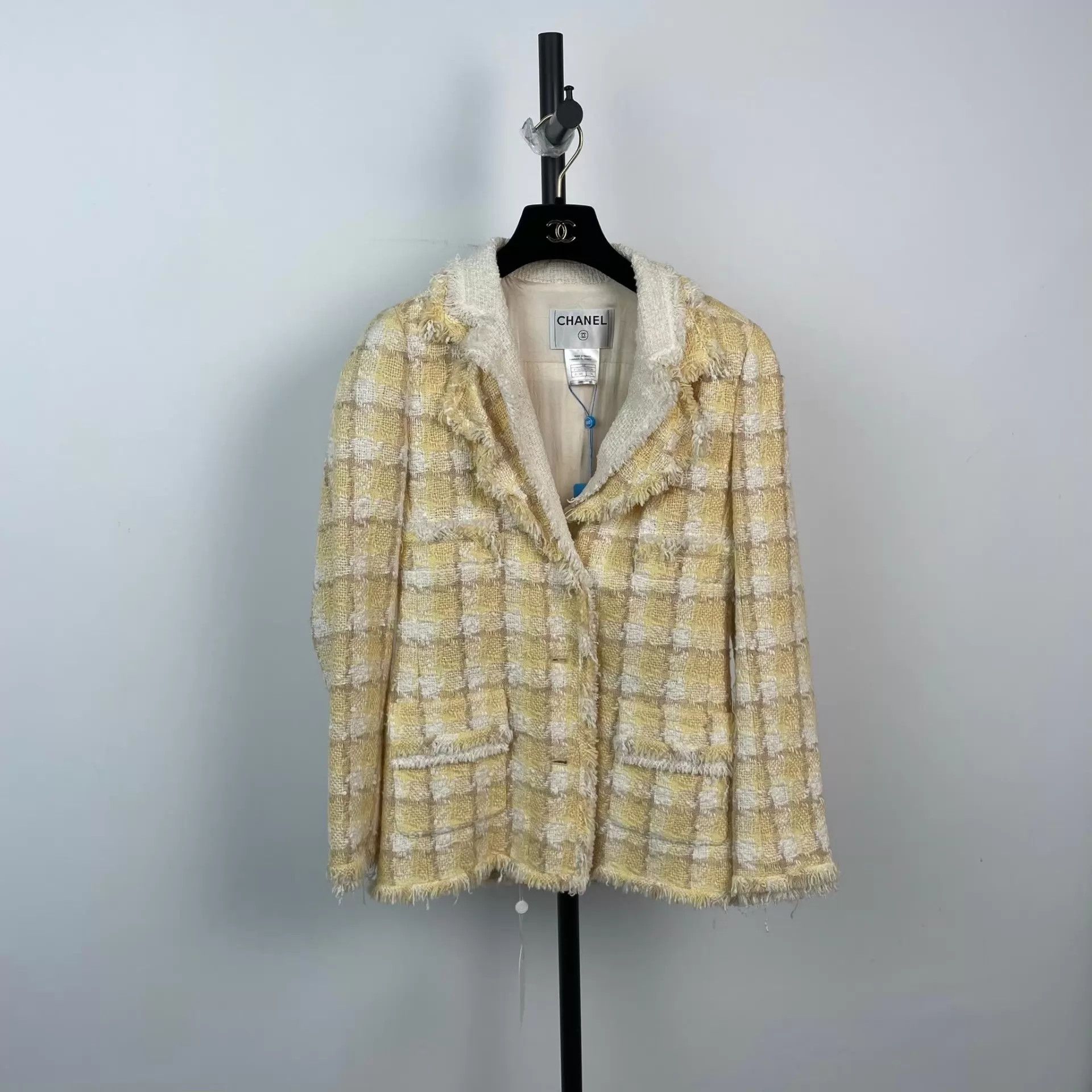 Chanel Chanel Yellow & White Tweed Jacket Size XS / US 0-2 / IT 36-38 - 1 Thumbnail