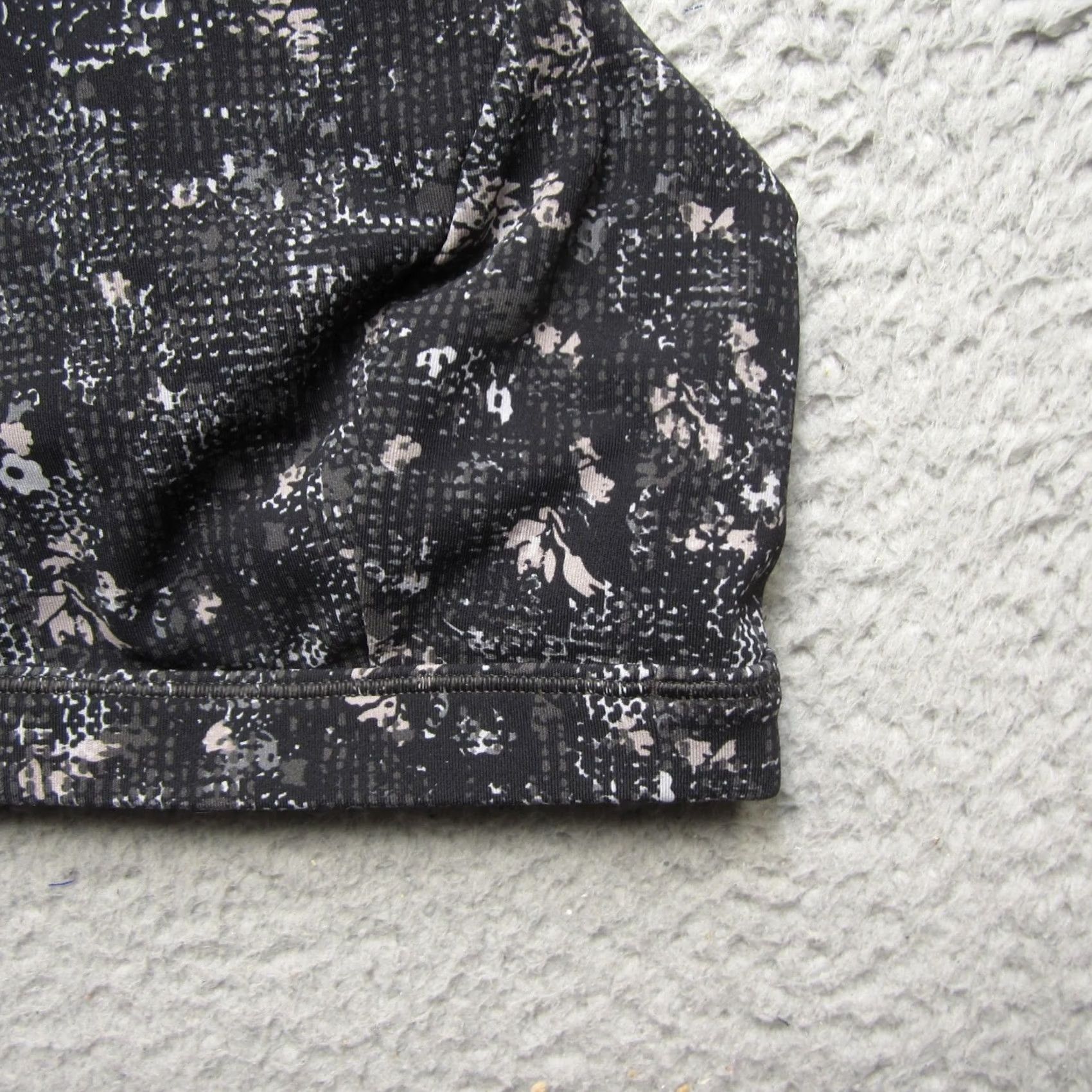 Lululemon Lululemon Energy Bra Womens 8 Gray Sport Performance Running Racerback Medium Support Wireless Full Cup Geometric Pattern Crew N/A Size ONE SIZE - 3 Thumbnail
