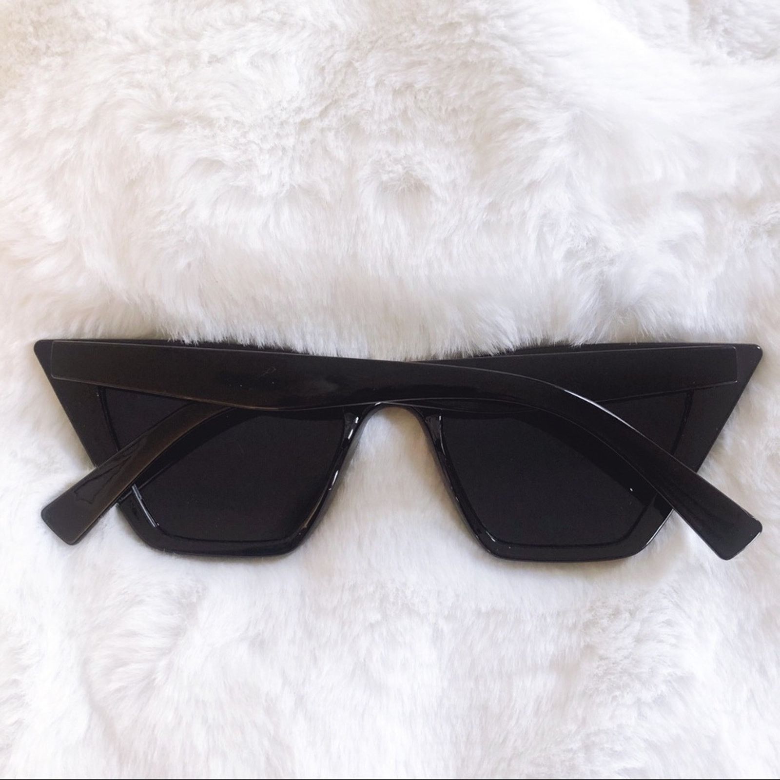 Other Kendra Black Full Rim Pointed Fashion Sunglasses Size ONE SIZE - 9 Thumbnail