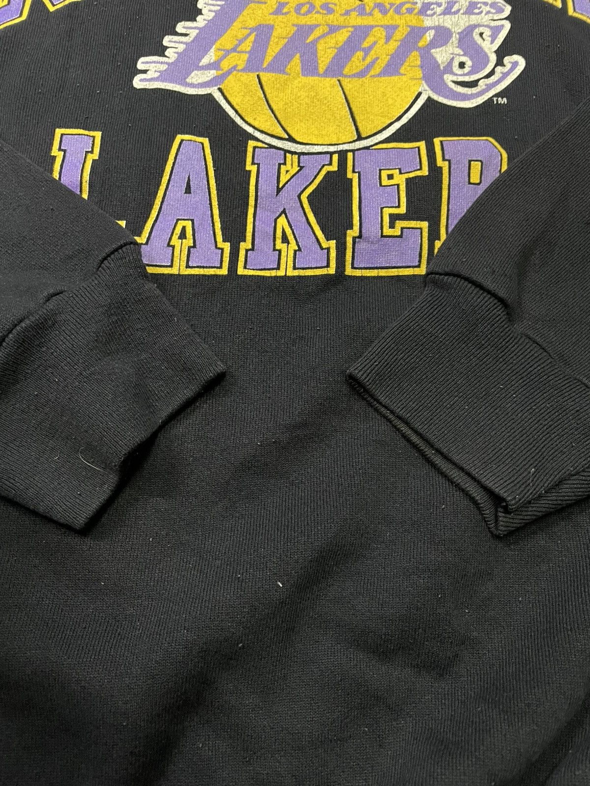 NBA Vintage nba los angeles lakers sweatshirt Size US L / EU 52-54 / 3 - 4 Thumbnail