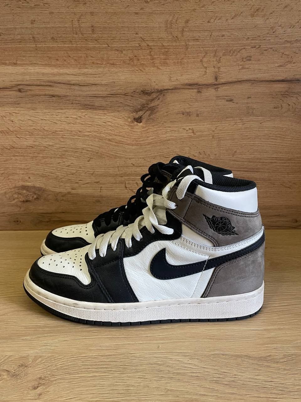 Nike Nike Air Jordan 1 Retro High OG Dark Mocha Size 38 Size US 5.5 / EU 38 - 2 Thumbnail