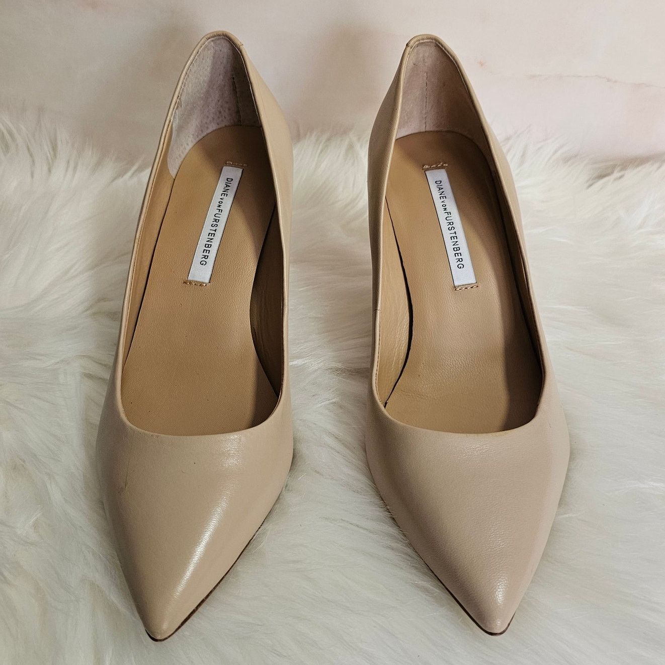 Diane von Furstenberg Diane Von Furstenberg Nude Olee Pointed Leather Heel Pumps 6 Size US 6 / IT 36 - 2 Thumbnail